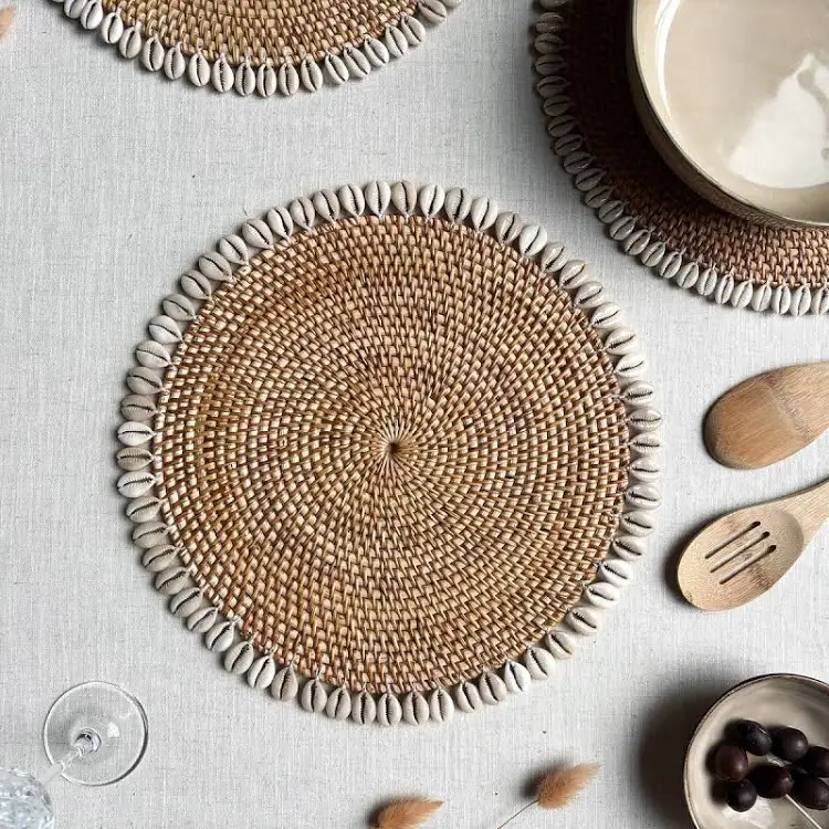 Placemat rotan met schelpen | 34cm
