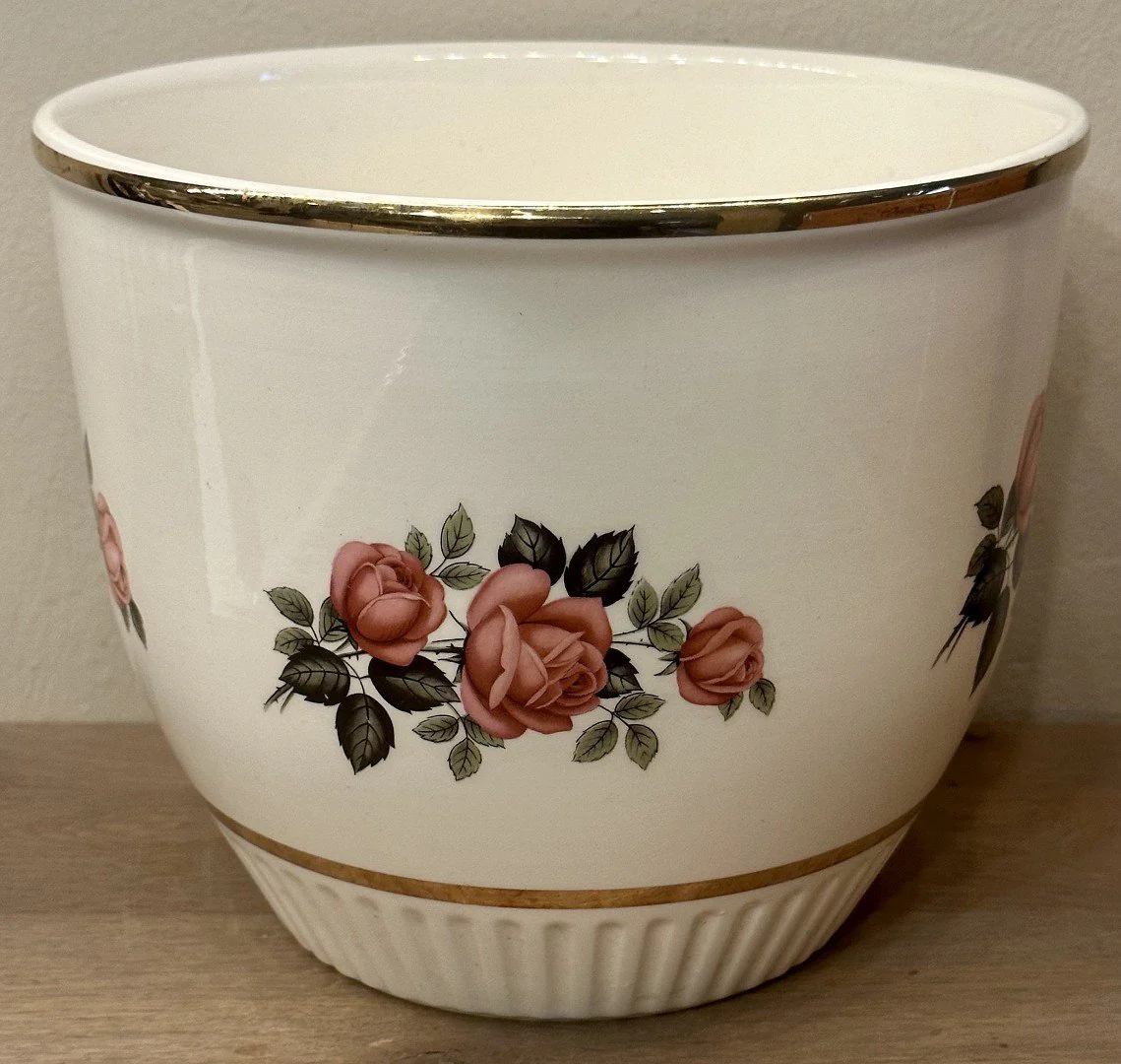 Cachepot / Bloempot – Royal Sphinx 1960 – décor van roze rozen met goudkleurige bandjes