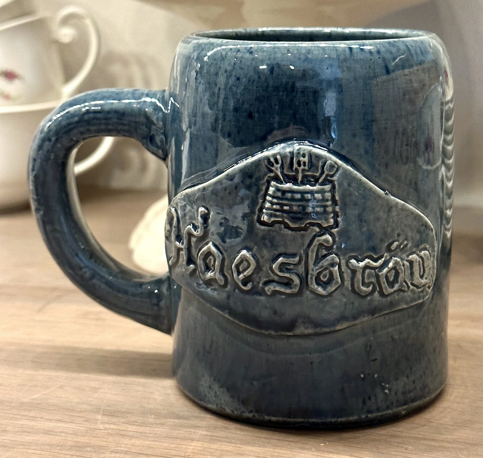 Bierpul – handgemaakt door A. Noseda uit Kuurne – gemerkt binnenin bodem – blauw model