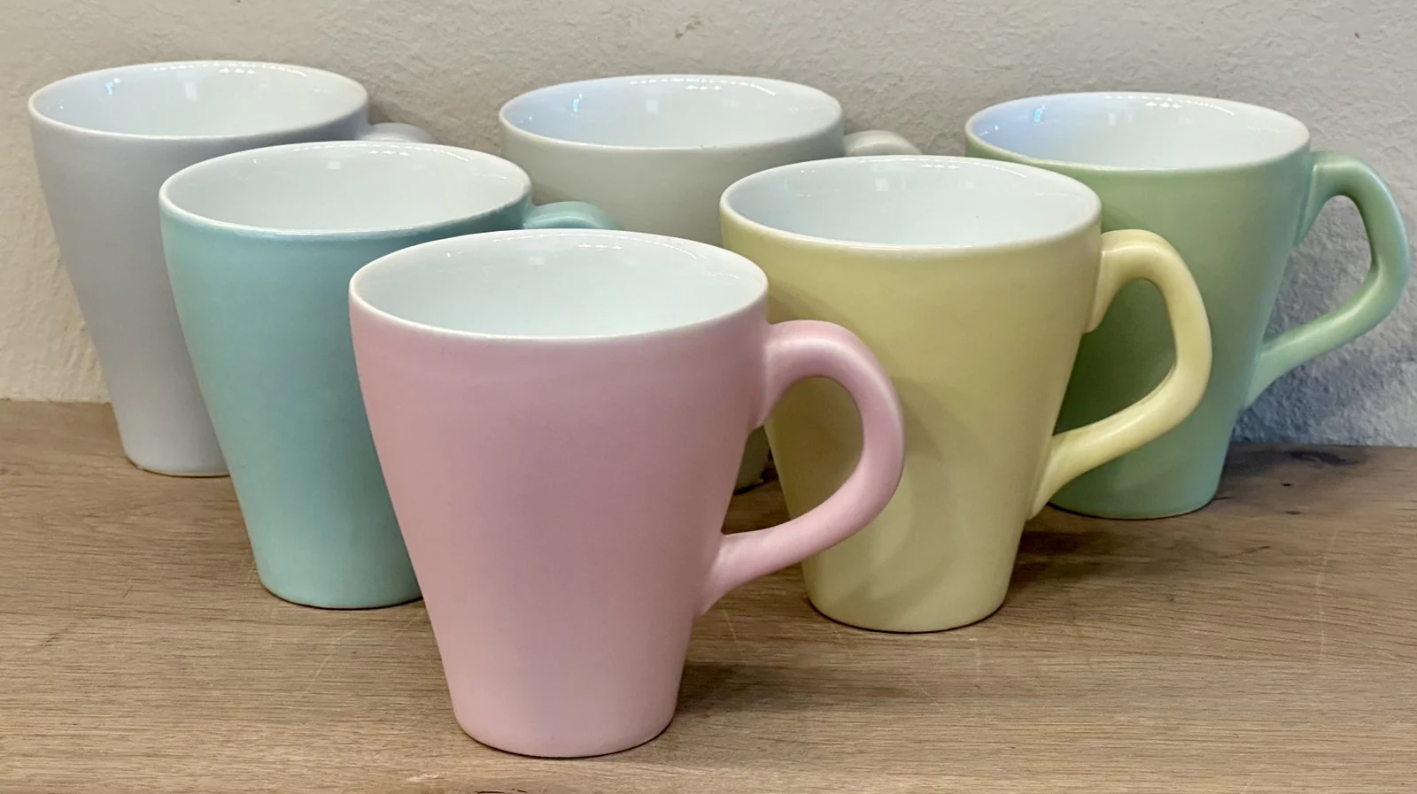 Set van 6 mokka/koffie kopjes (zonder schotel) in verschillende pastelkleuren – plateel