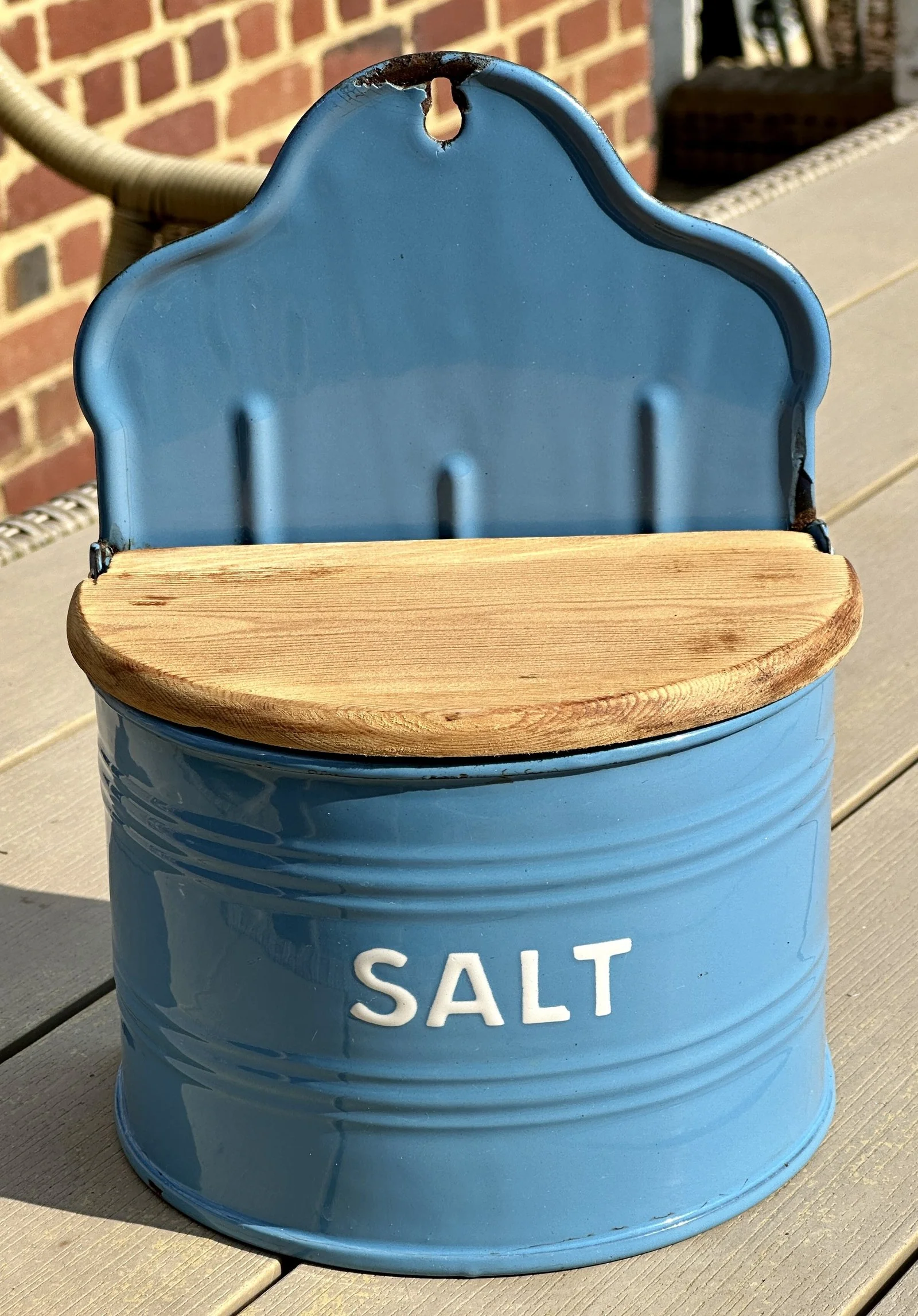 Voorraadpot – emaille – ongemerkt (Denemarken?) opschrift SALT uitgevoerd in blauw emaille Voorraadpot – emaille – ongemerkt (Denemarken?) opschrift SALT uitgevoerd in blauw emaille