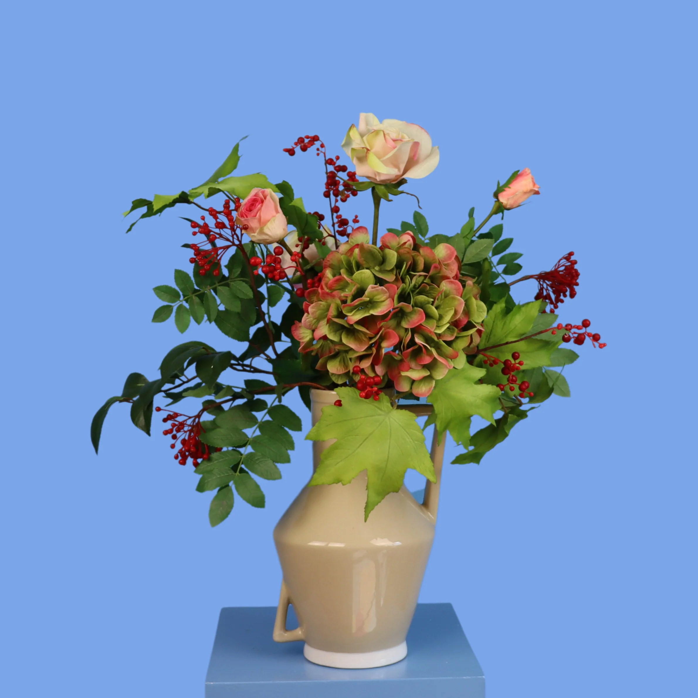 L – Paulien | Return to Sender vaas met kunstbloemen | Large L – Paulien | Return to Sender vaas met kunstbloemen | Large