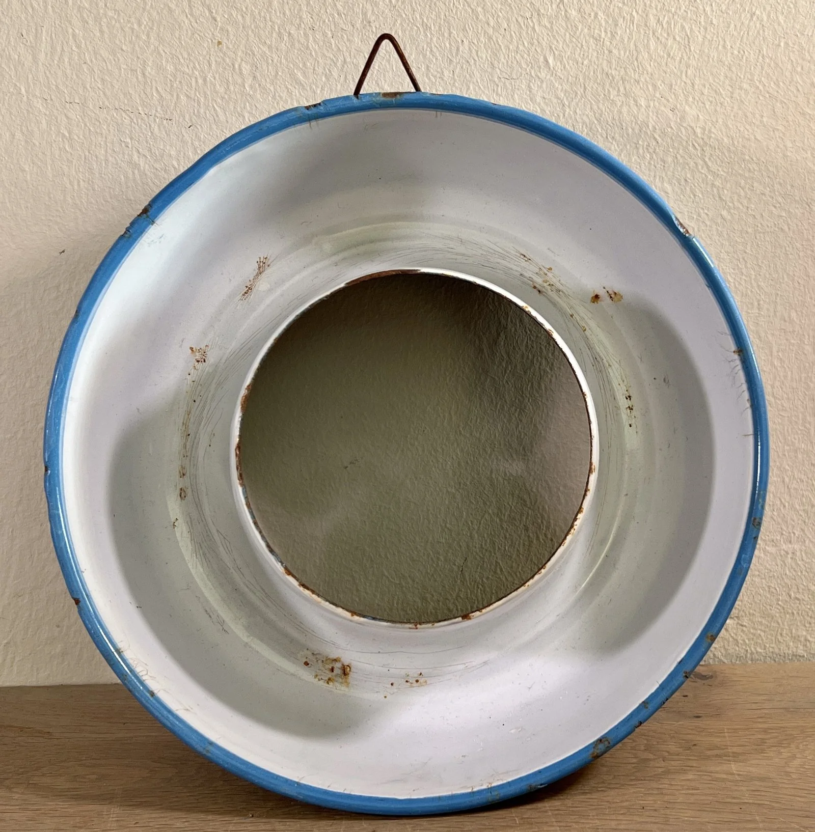 Bakvorm – Deens emaille? – blauw emaille buitenzijde met wit emaille binnenzijde (Ø 20,5 cm.)
