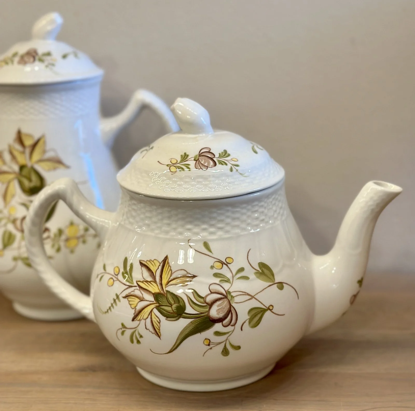 Theepot – Boch La Louviere – décor BERGERAC in geel met groen Theepot – Boch La Louviere – décor BERGERAC in geel met groen