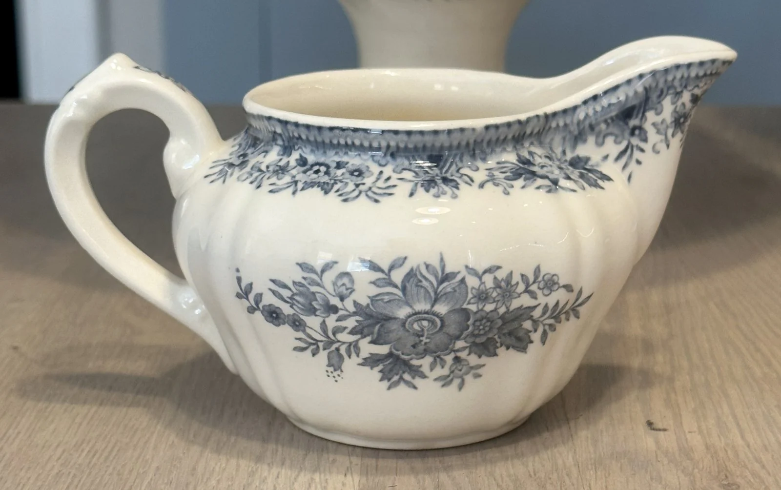 Melkkan – Villeroy & Boch Mettlach – décor FASAN uitgevoerd in blauw