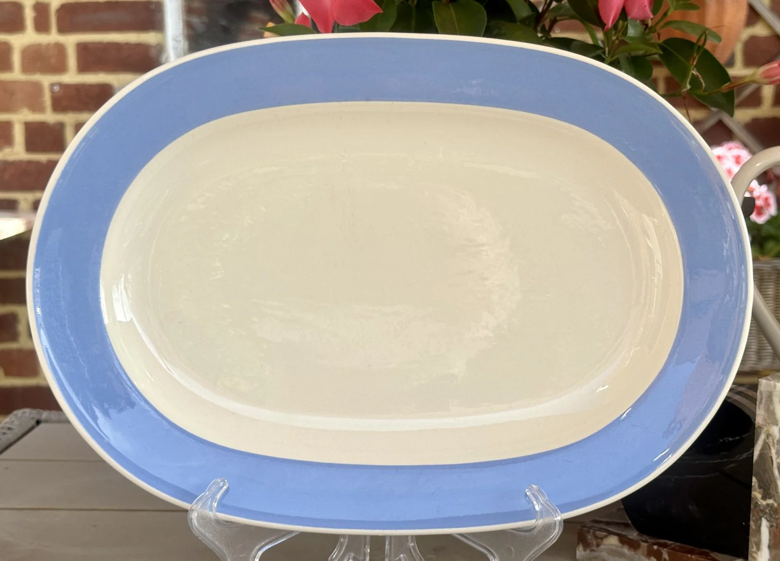 Schaal – groot, ovaal, model – Villeroy & Boch – décor ORLEANS uitgevoerd in blauw met crème