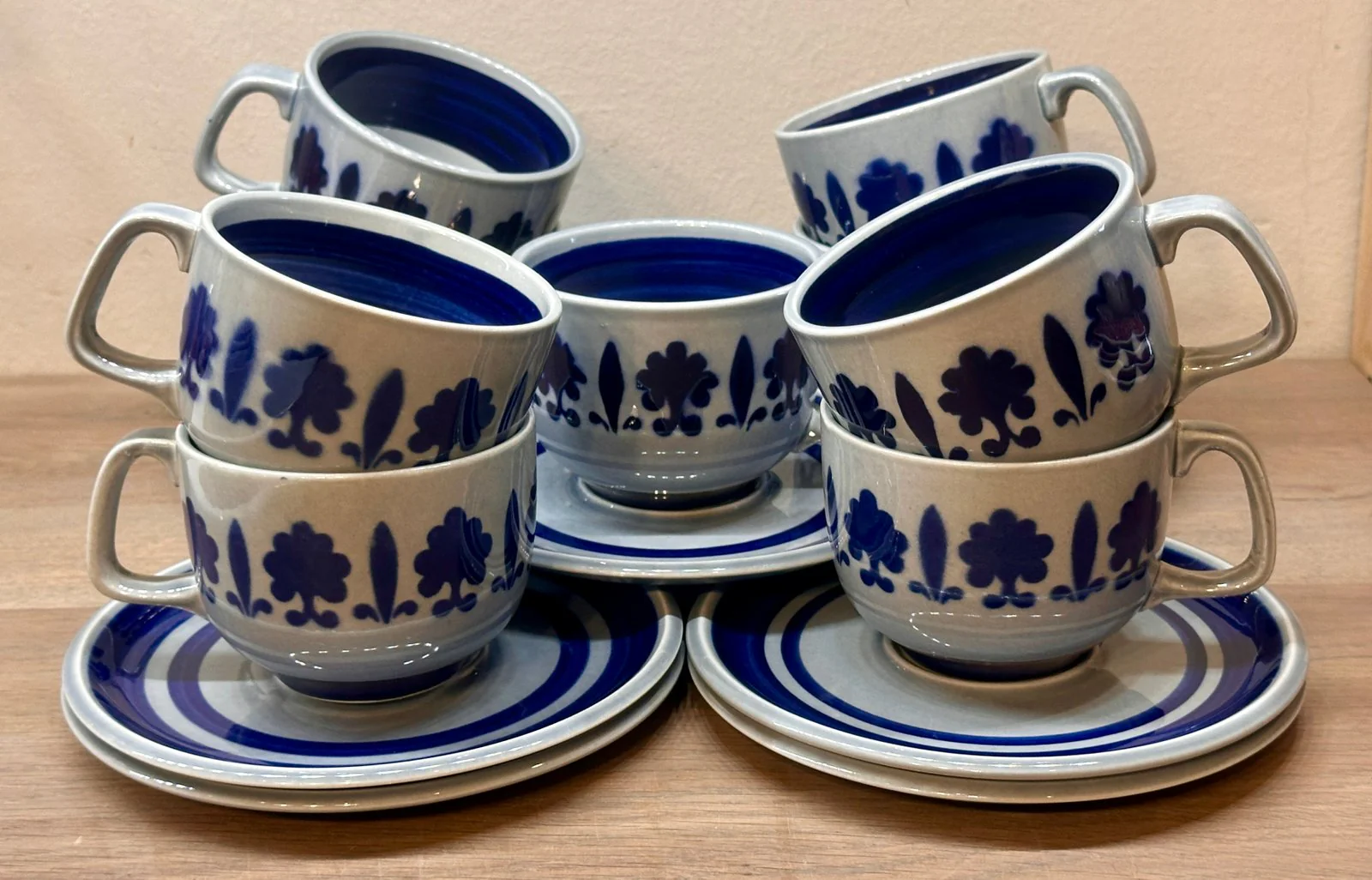 Kop en schotel – Boch – décor BALTIC – vorm MENUET (1968 – 1972)