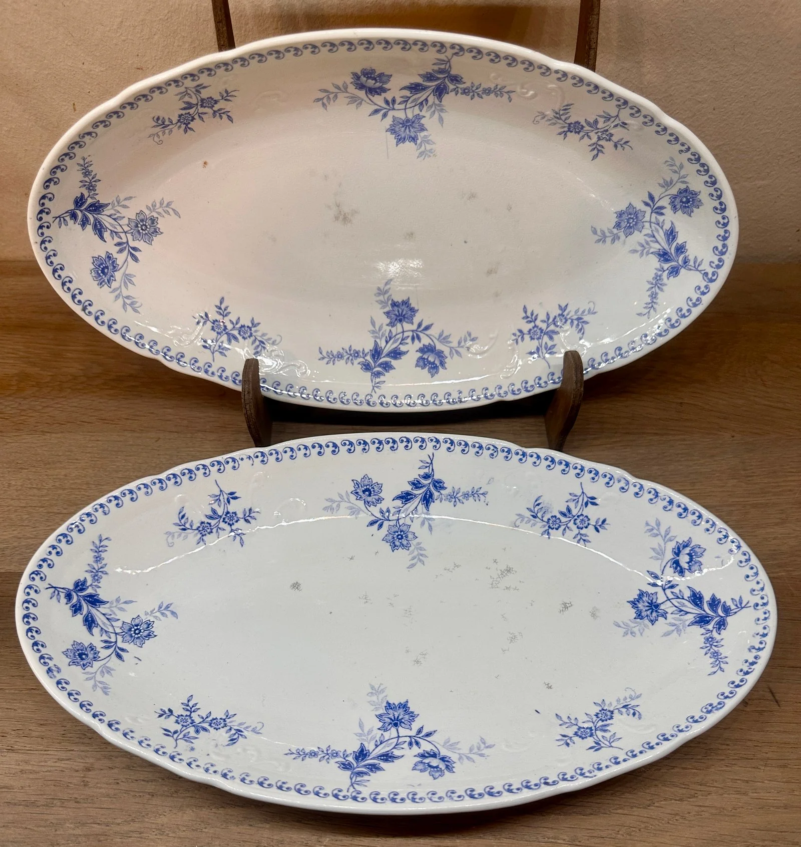 Zuurschaal / Ravier – Societe Ceramique Maestricht – décor YVETTE uitgevoerd in helderblauw/blauw