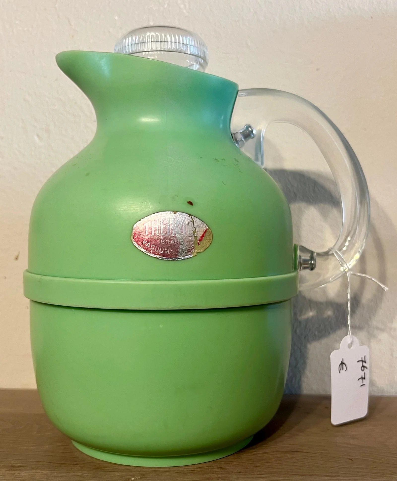 Thermoskan – Thermos Ltd. London – normaal, of iets kleiner, model uitgevoerd in groen urea formaldehyde plastic