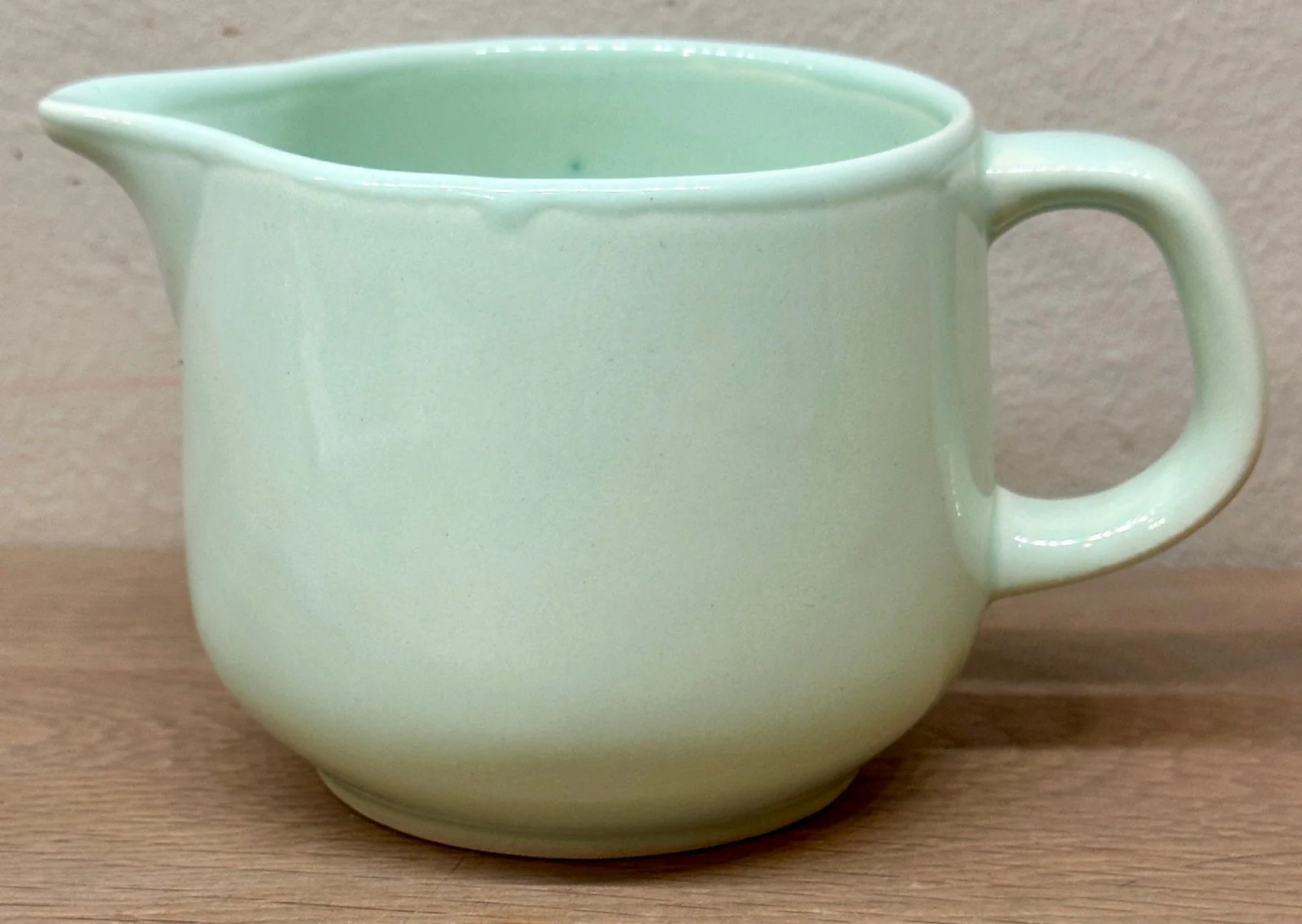 Melkkan – Torgau (GDR) – uitgevoerd in groen pastel kleur Melkkan – Torgau (GDR) – uitgevoerd in groen pastel kleur