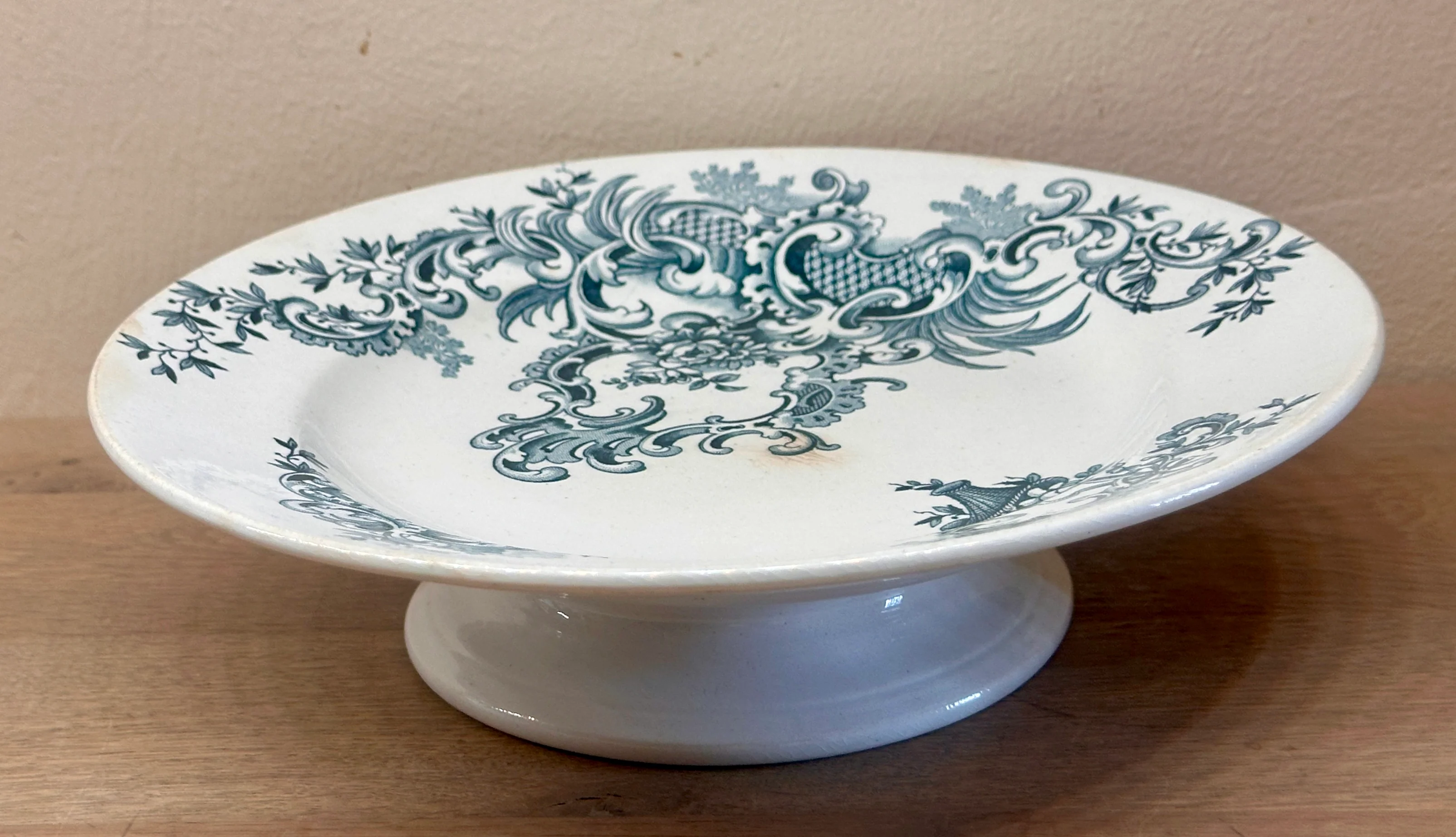 Tazza / Presenteerschaal – laag model – B.F.K (Boch Frères Keramis) – décor REGENT uitgevoerd in donker petrol