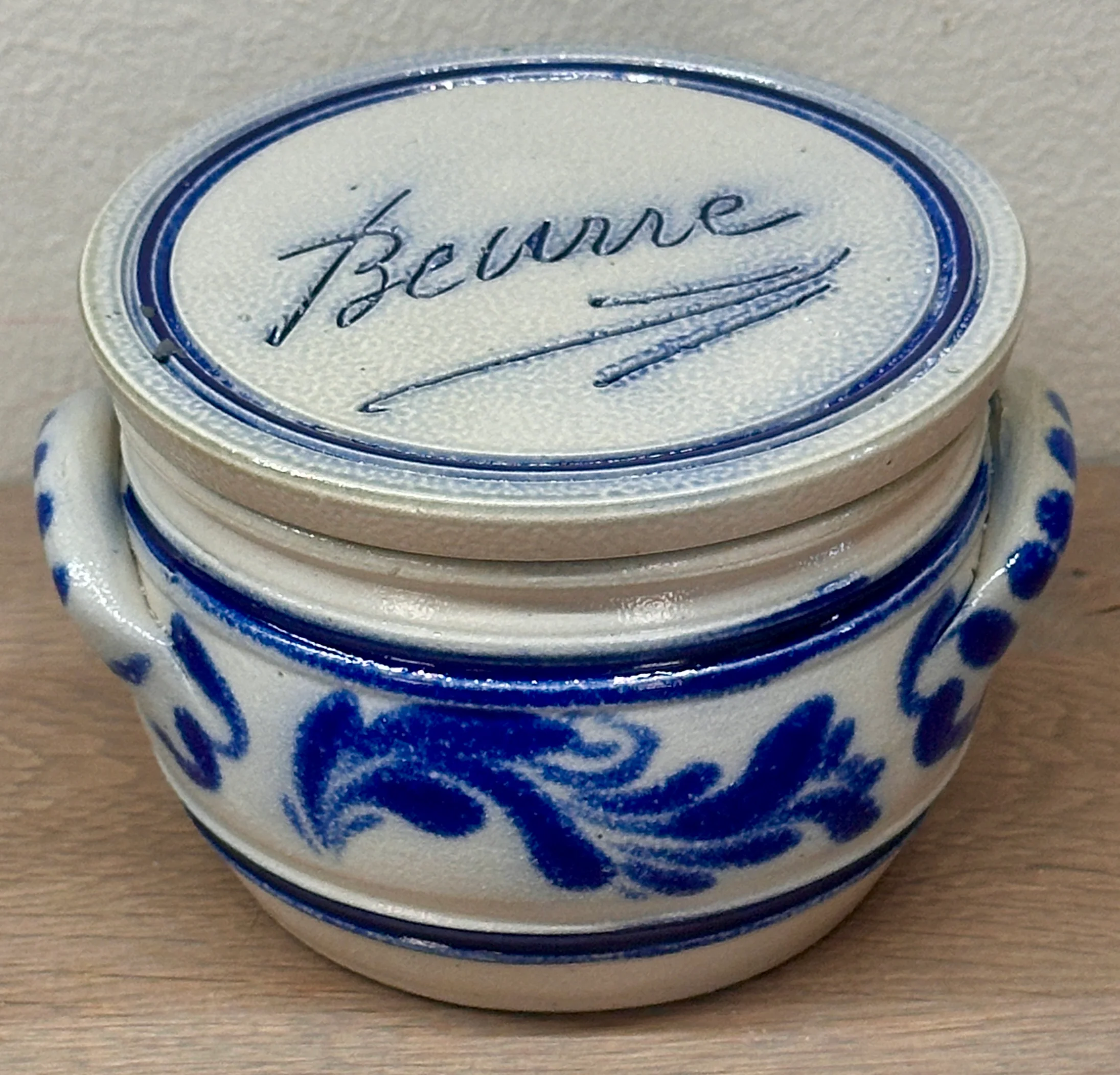 Boterpot / Bewaarpot – voor het ouderwets bewaren van boter – Gres-Schitter Betschdorf (Frankrijk) – opschrift BEURRE