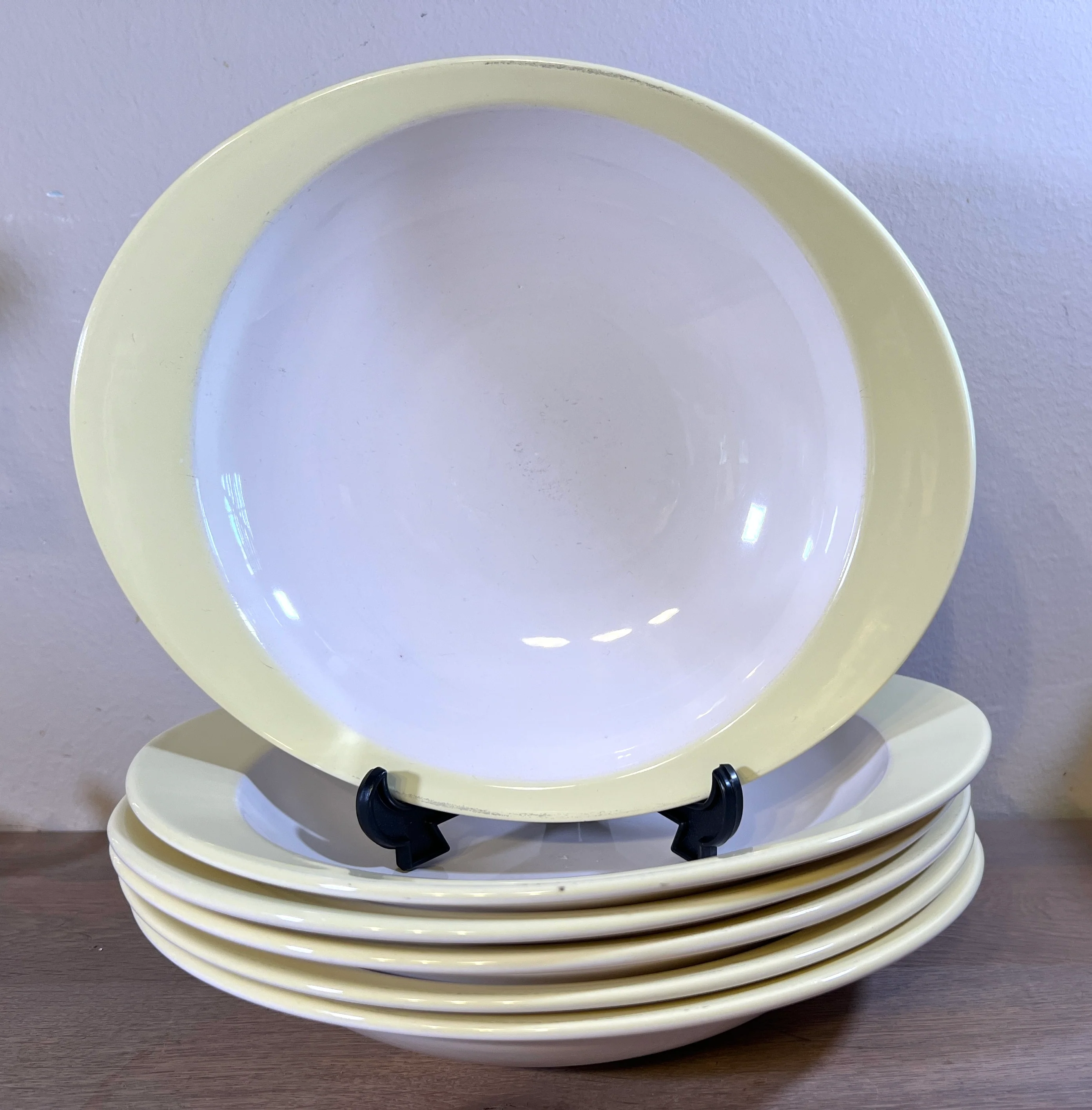 Diep bord / Soepbord – Fris Edam Holland – décor met pastelgele rand – serie SYMFONIE