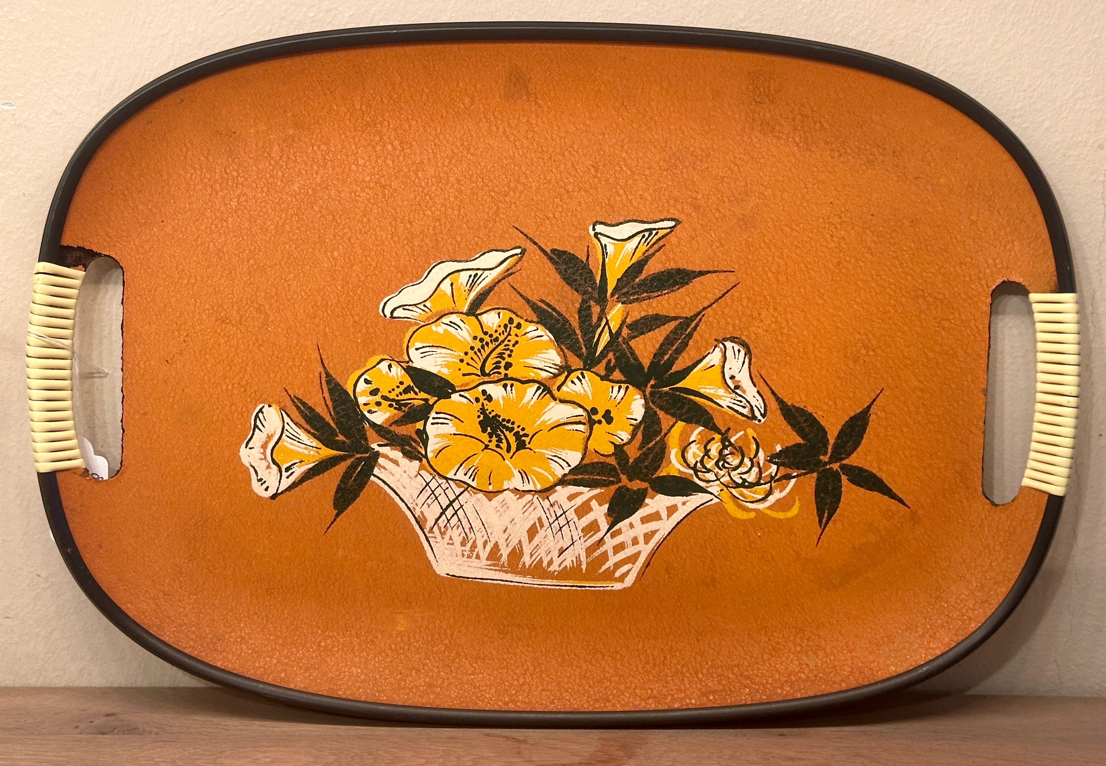 Dienblad – ovaal model met handgrepen – afbeelding met met en bloemen – vintage jaren 1950-1960