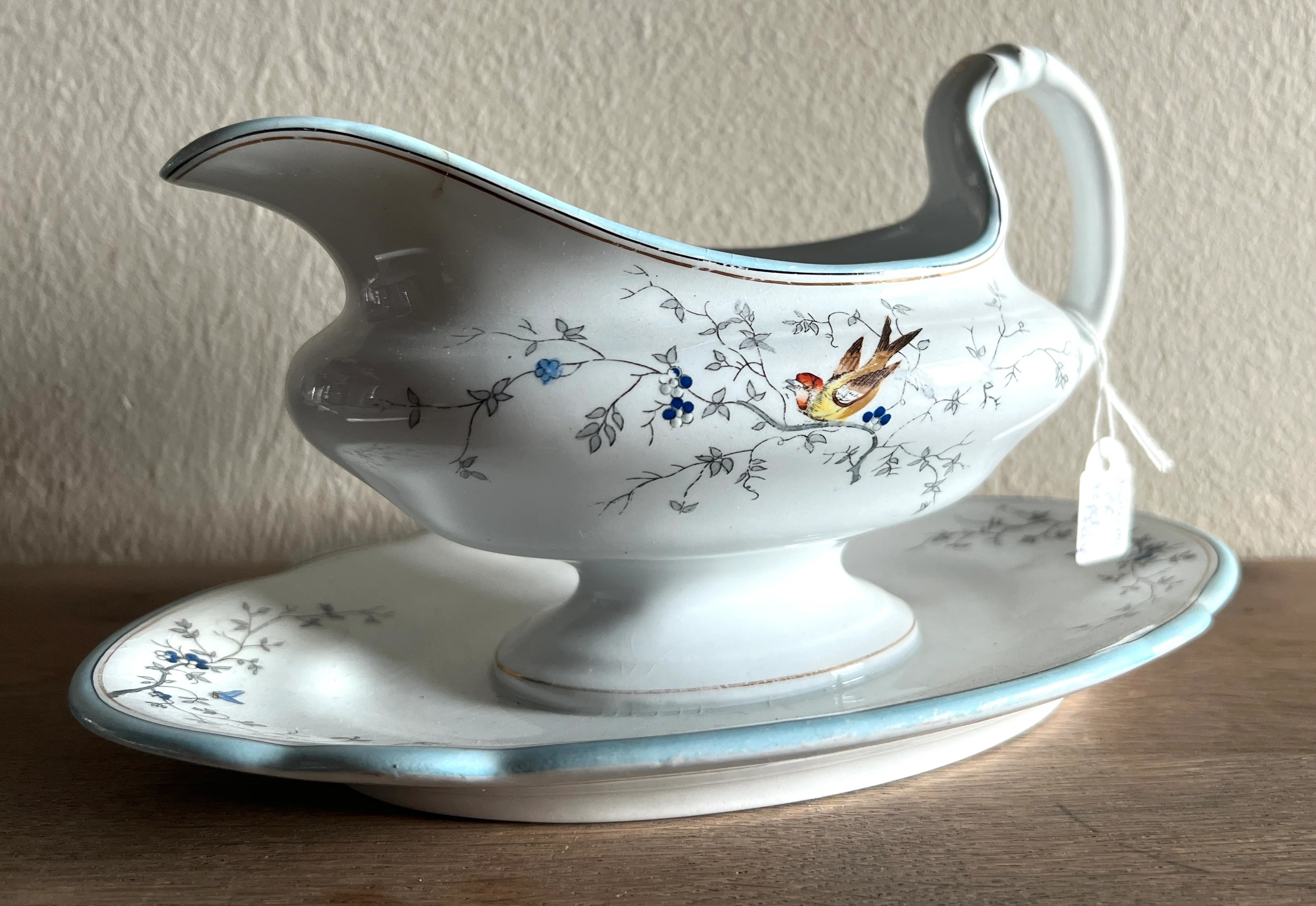 Juskom / saucière – geschulpte rand – Petrus Regout – décor VOGELZANG