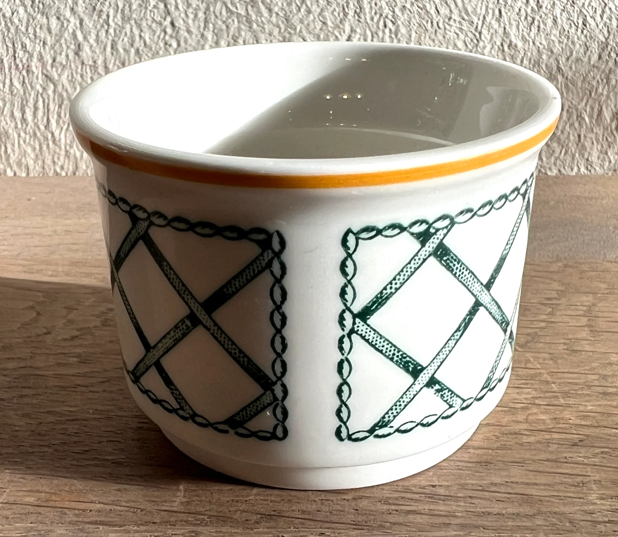 Eierdop – Villeroy & Boch – décor BASKET uitgevoerd in groen met oker kleurige streep