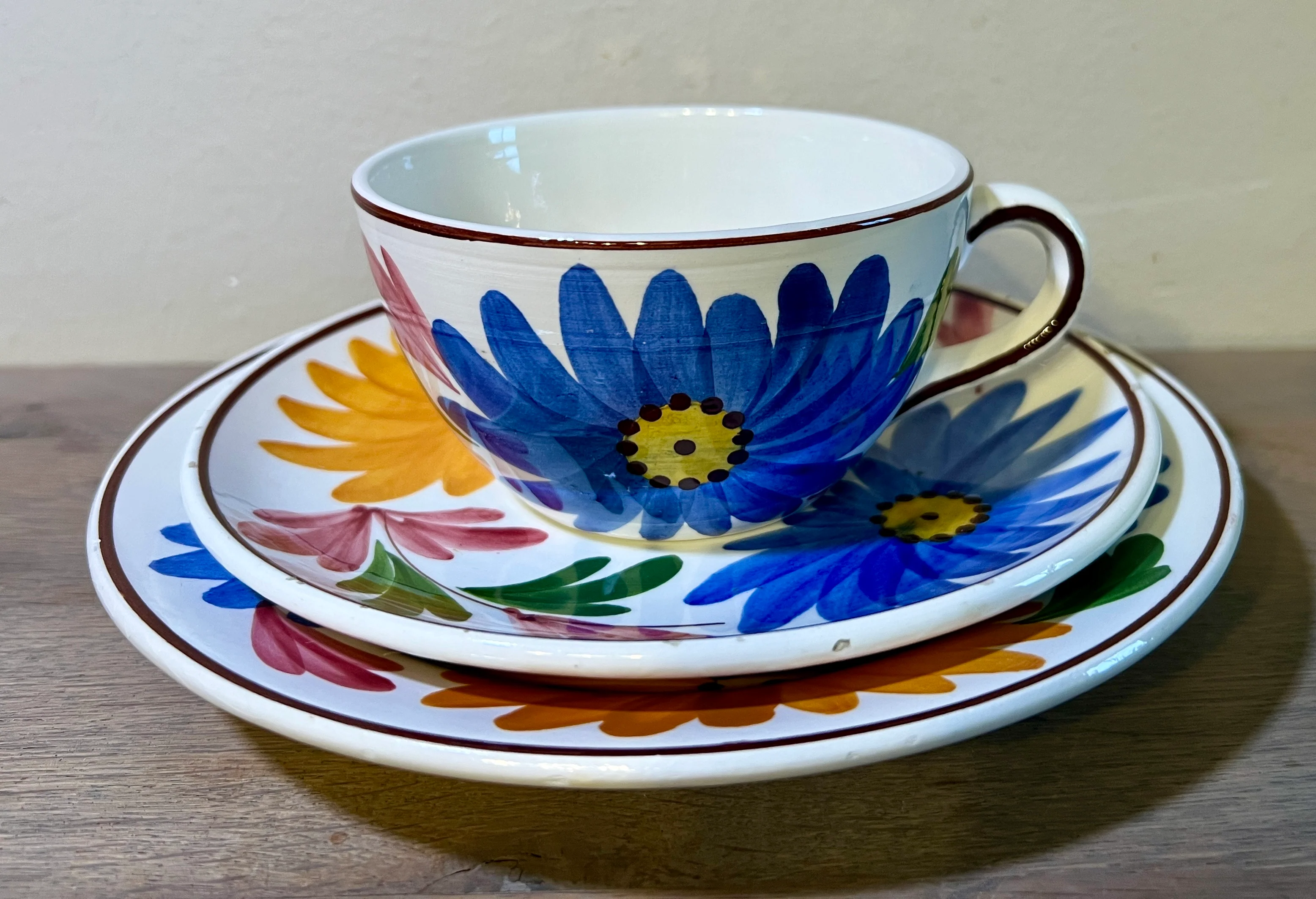 Petit Dejeuner set – Schramberg – decor BALKAN met gekleurde bloemen