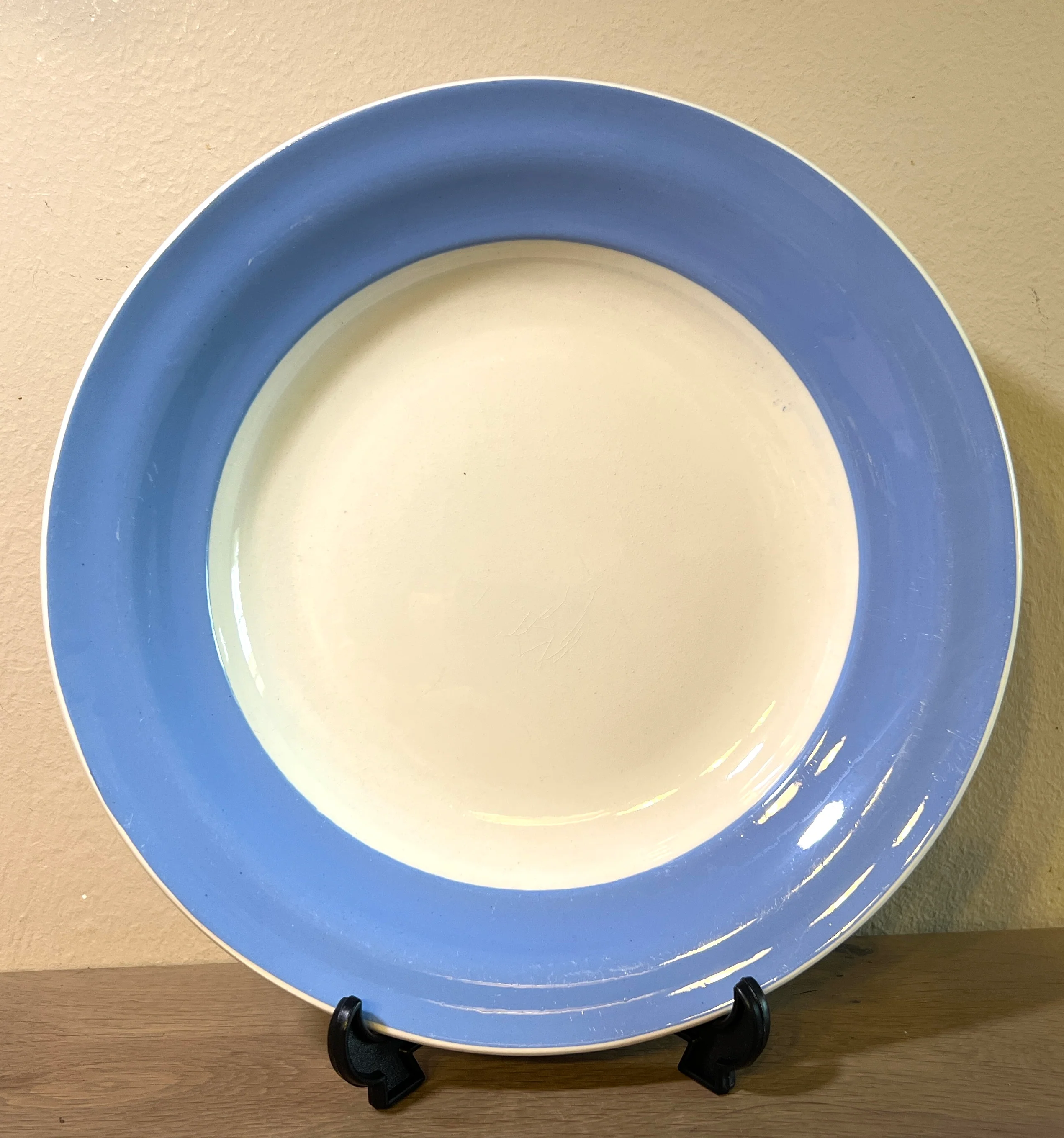 Diep bord / Soepbord / Pastabord – St. Amand Ceranord – uitgevoerd met pastel donkerblauwe rand Diep bord / Soepbord / Pastabord – St. Amand Ceranord – uitgevoerd met pastel donkerblauwe rand