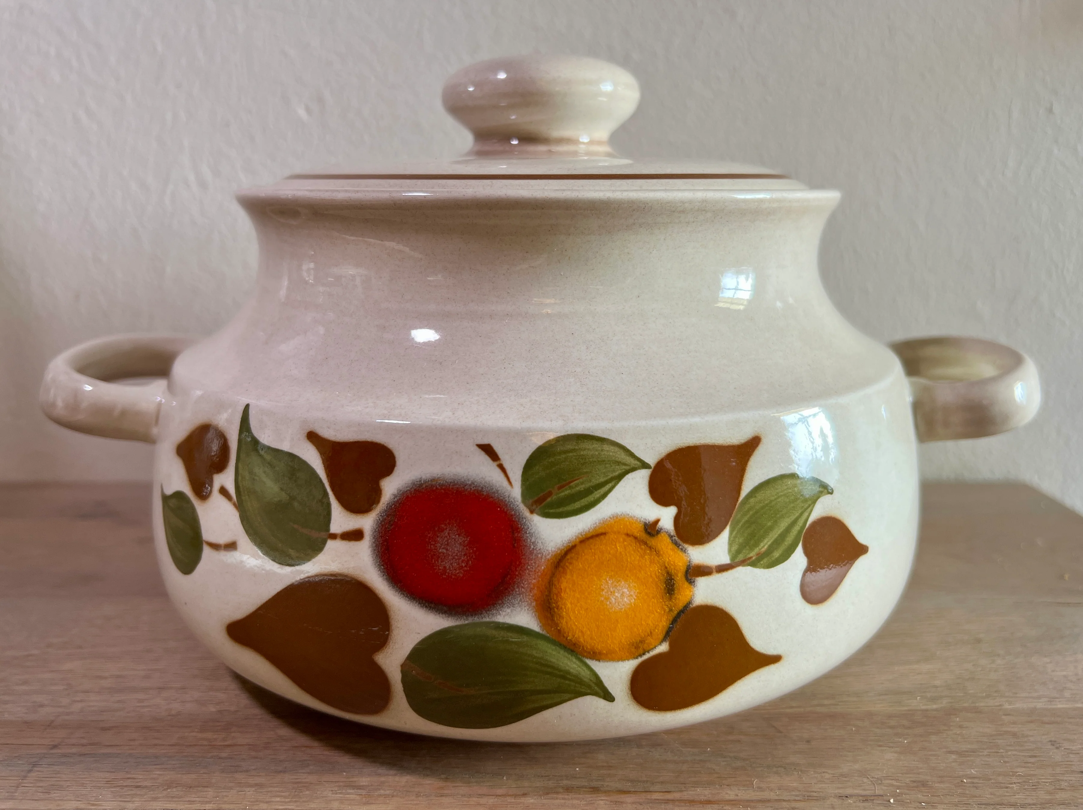 Dekschaal / Terrine – Boch – decor GARDEN met kleurige bloemen