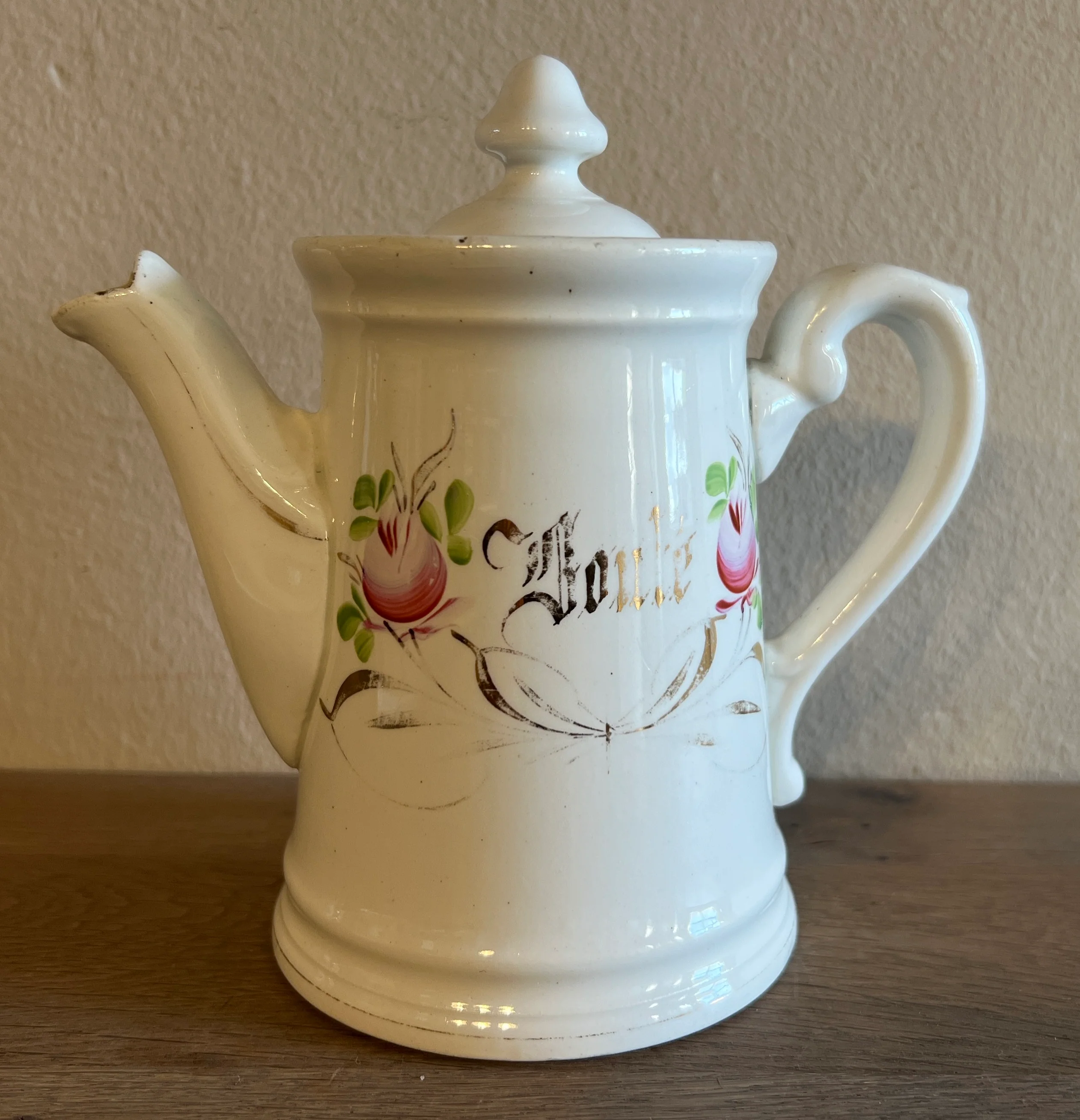 Koffiekan / Koffiepot – klein model – Societe Ceramique Maestricht – decor met handbeschilderde roze rozen