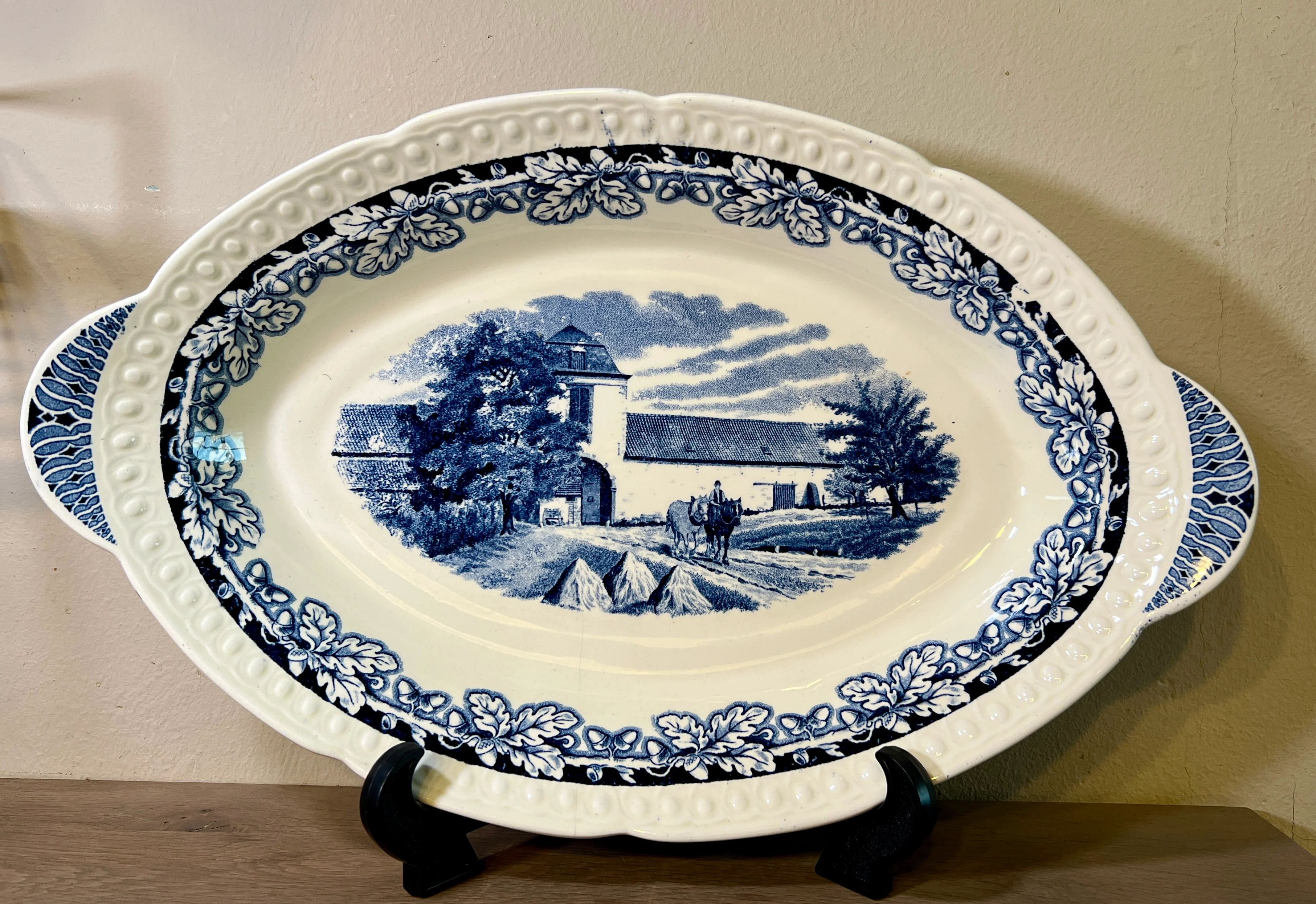 Broodschaal – ovaal model – Societe Ceramique Maestricht – decor BOERENHOEVE uitgevoerd in blauw