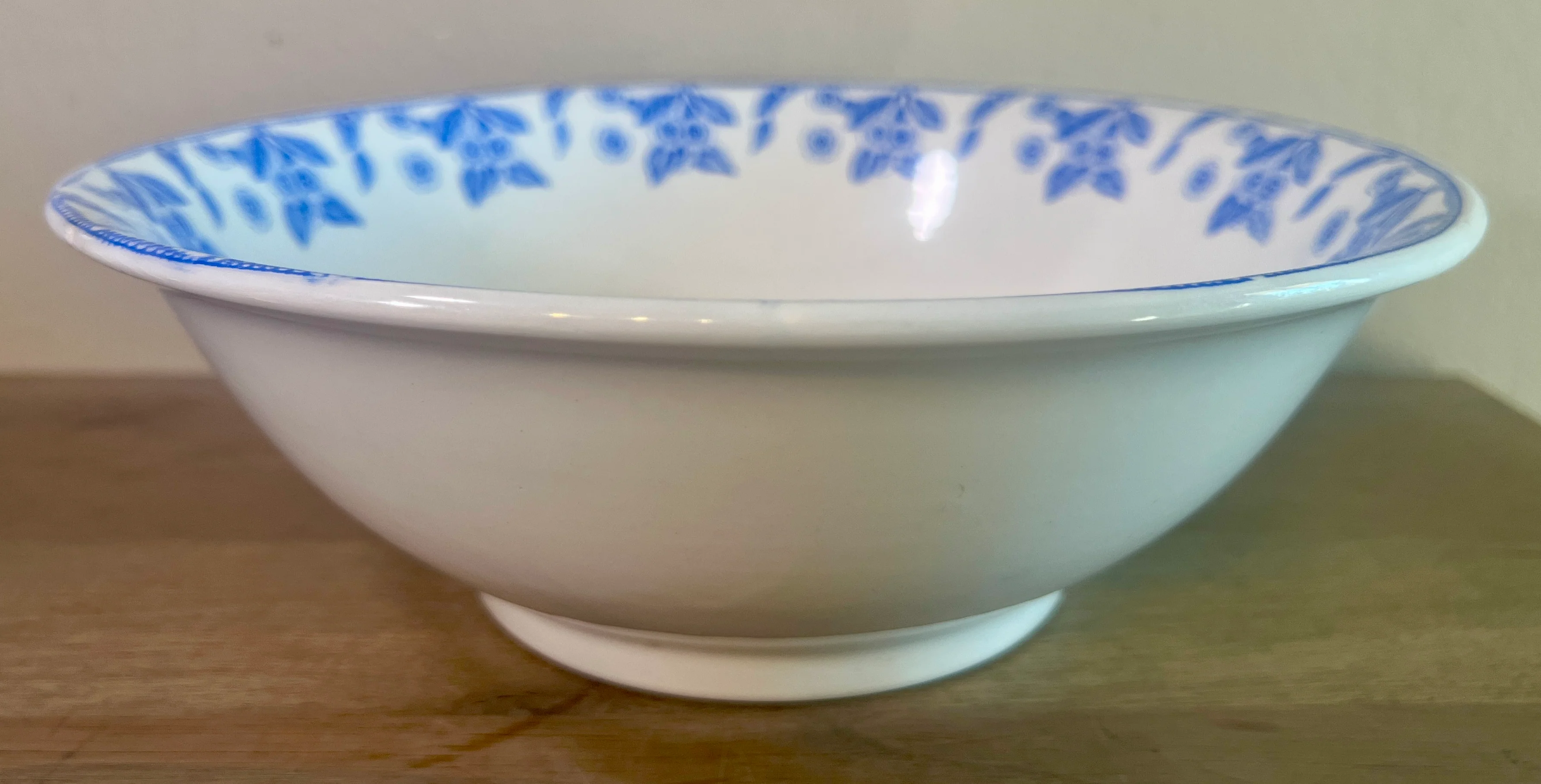 Saladeschaal / Kom – Boch – décor DUX in helderblauwe uitvoering Saladeschaal / Kom – Boch – décor DUX in helderblauwe uitvoering