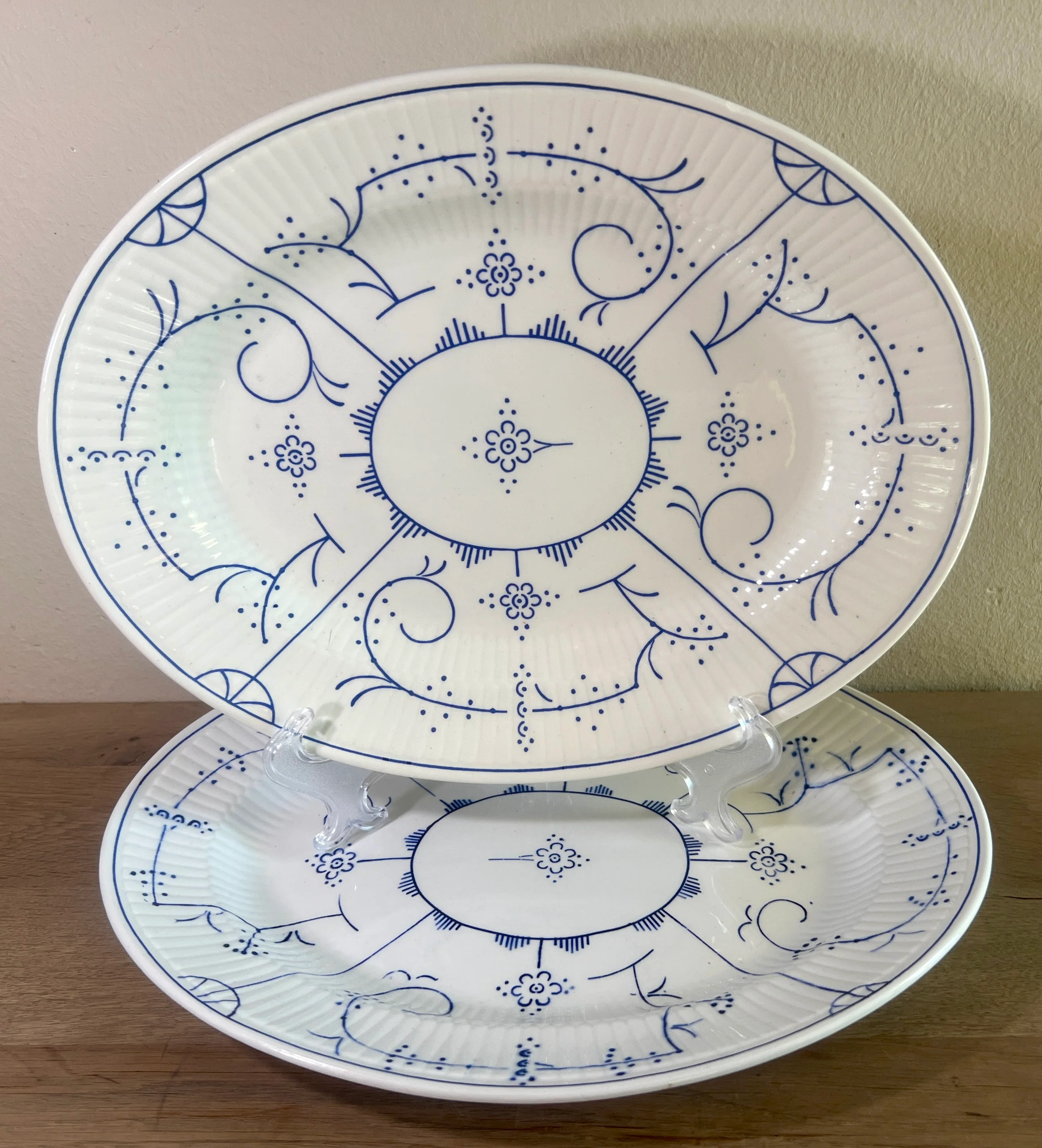 Bord / Schaal – ovaal, plat, model – Boch – décor COPENHAGUE uitgevoerd in blauw (maat 5)
