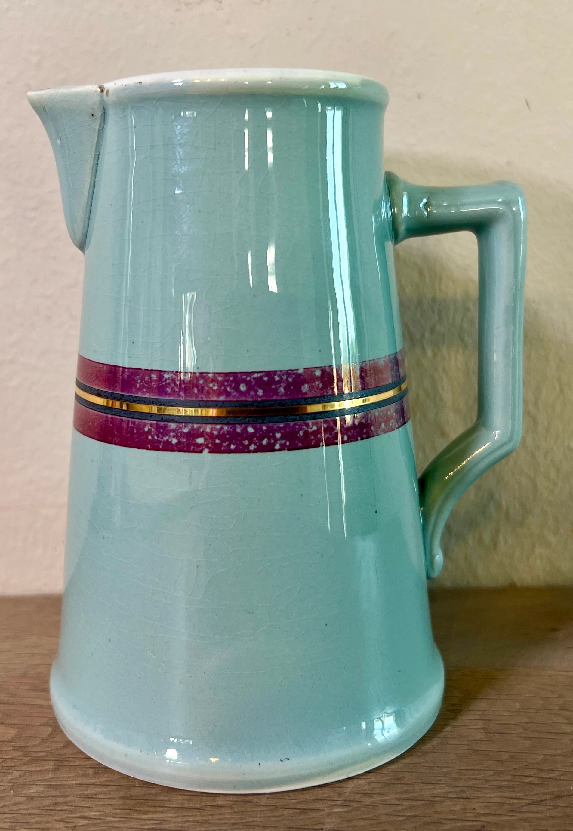 Kannetje / Melkkannetje – Sarreguemines – decor in groen met rode band
