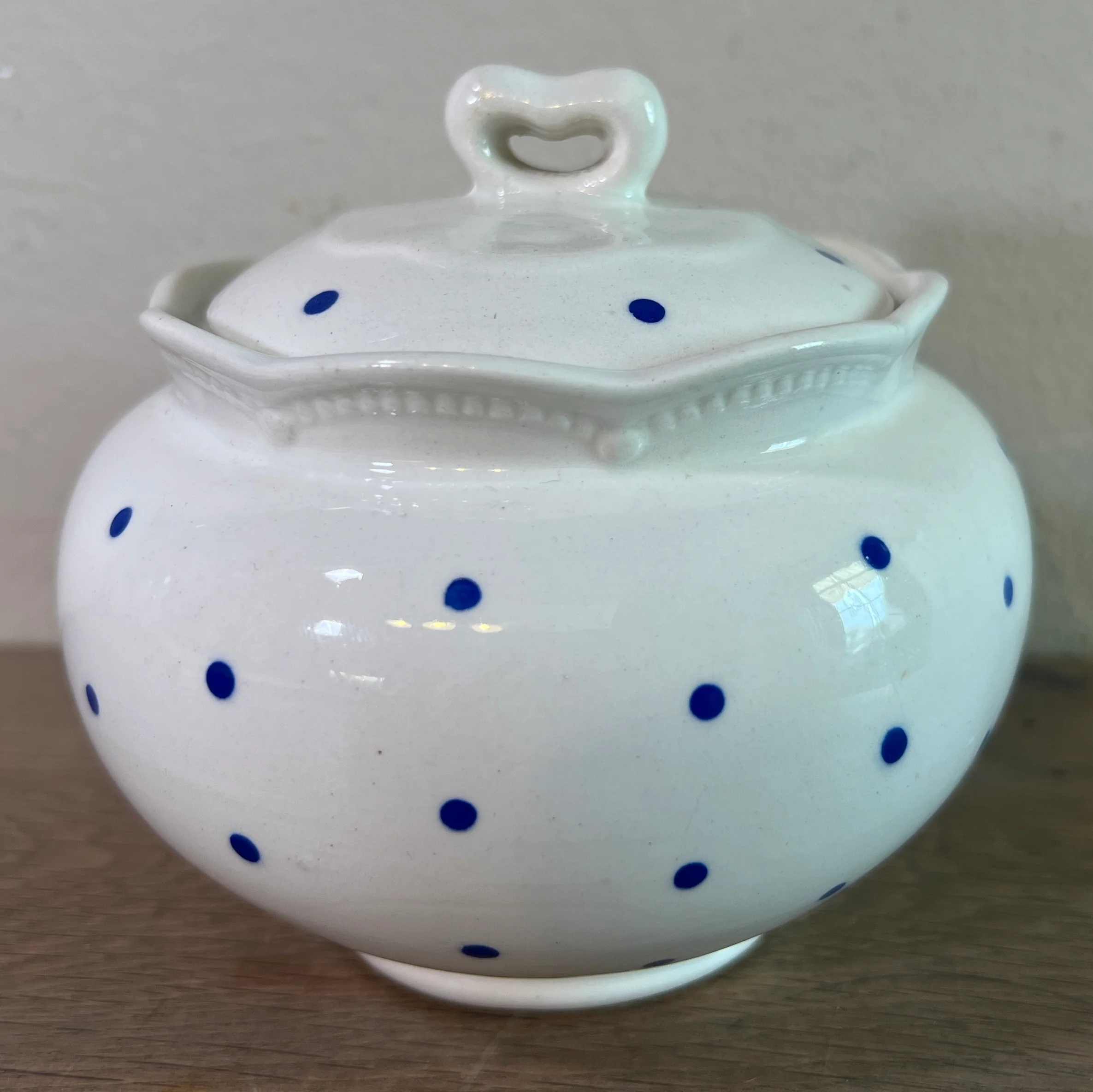 Suikerpot – Boch – vorm FESTIVAL – decor POIS (blauwe stippen/erwten)