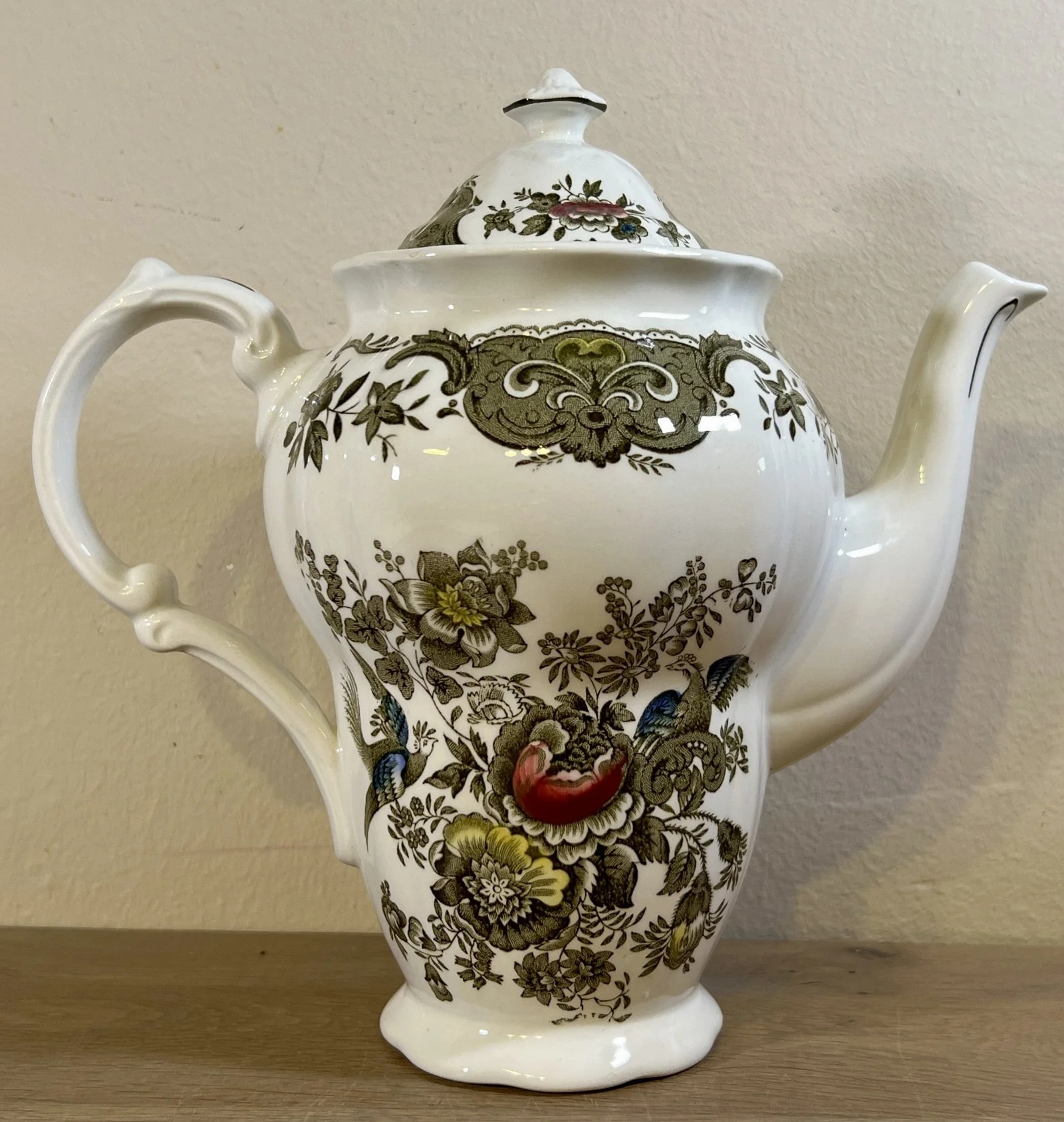 Koffiekan / Koffiepot – Ridgway Staffordshire England – décor WINDSOR – meerkleurig Koffiekan / Koffiepot – Ridgway Staffordshire England – décor WINDSOR – meerkleurig