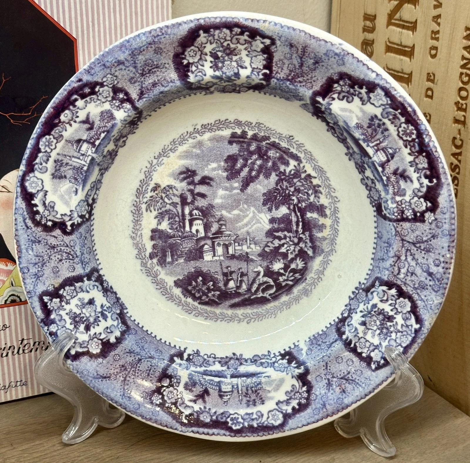 Diep bord / Soepbord / Pastabord – Petrus Regout – décor ORIENTAL uitgevoerd in oud-paars