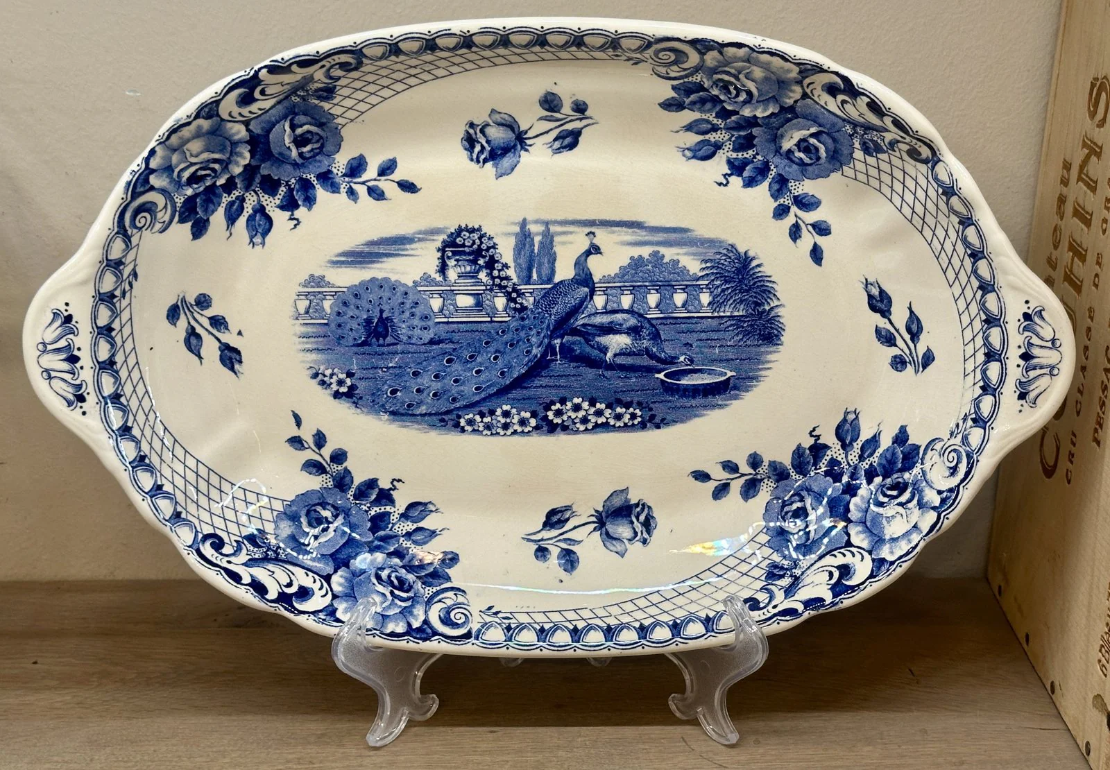 Broodschaal – Societe Ceramique Maestricht – décor PEACOCK uitgevoerd in blauw