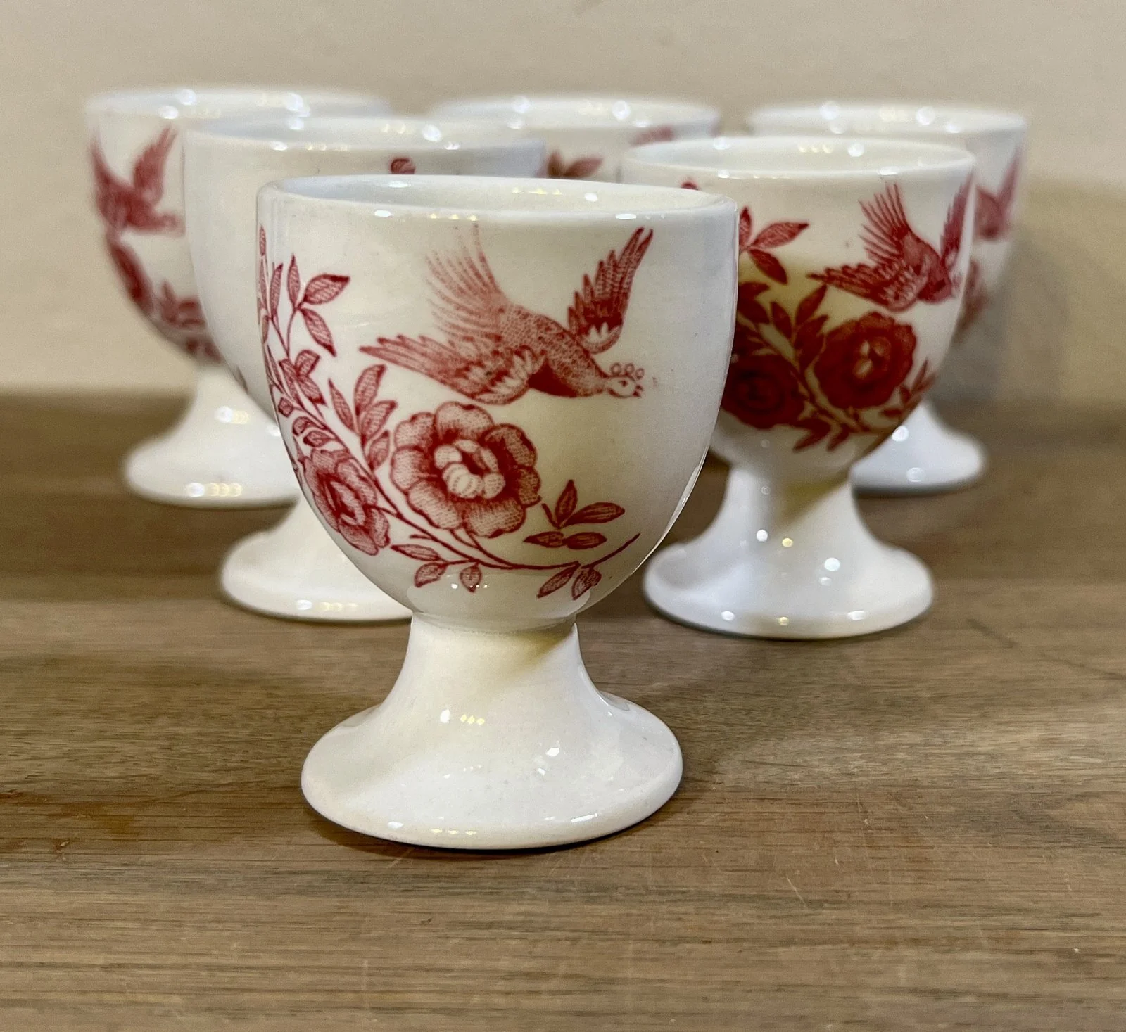 Eierdop – Ridgway Staffordshire – model WINDSOR met afbeelding van bloemen en fazant in rood Eierdop – Ridgway Staffordshire – model WINDSOR met afbeelding van bloemen en fazant in rood