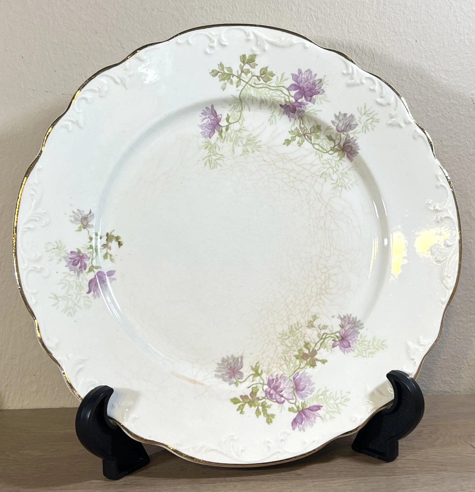 Dinerbord / Eetbord – Petrus Regout – model WILHELMINA – décor 272 met lila bloemetjes