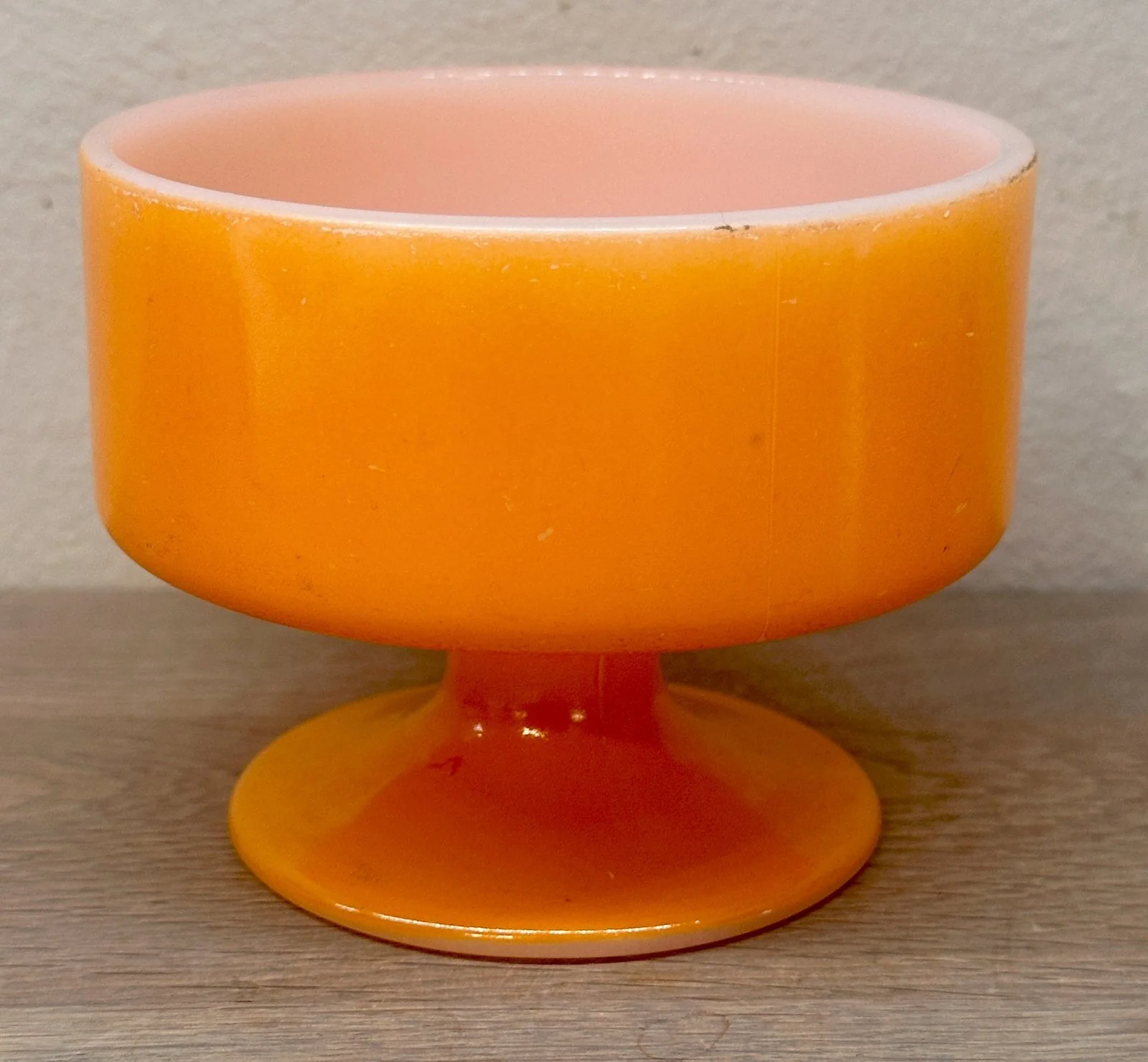 Desserschaaltje / Sorbetschaaltje – op voet – Federal Glass – Heat Proof U.S.A – uitgevoerd in oranje kleur