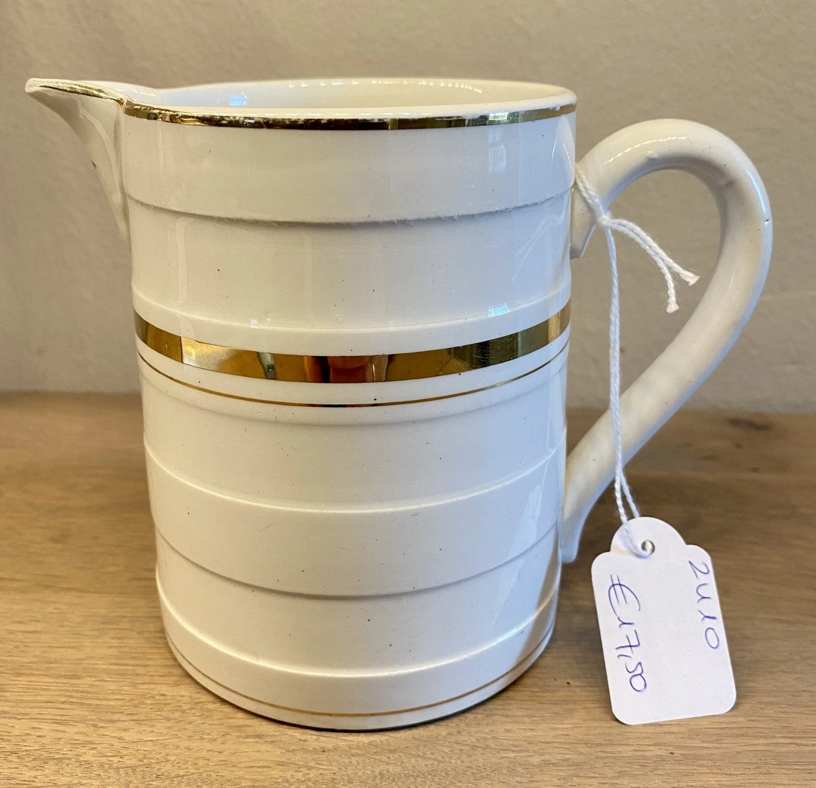 Bandenkannetje – Nimy – décor van goudkleurige strepen