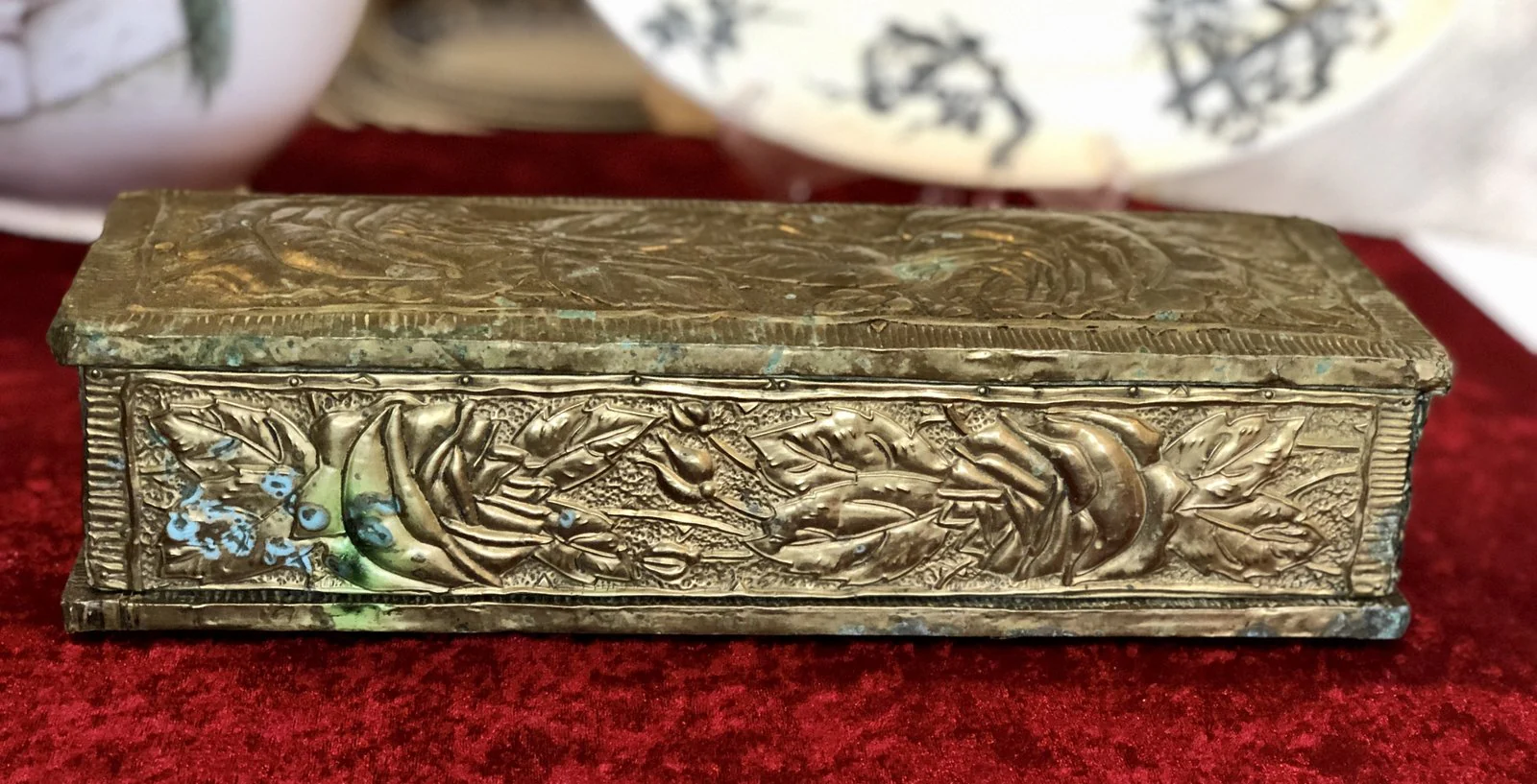 Doos – rechthoekig – zgn. Dinanterie (bekleed met gehamerd koper)