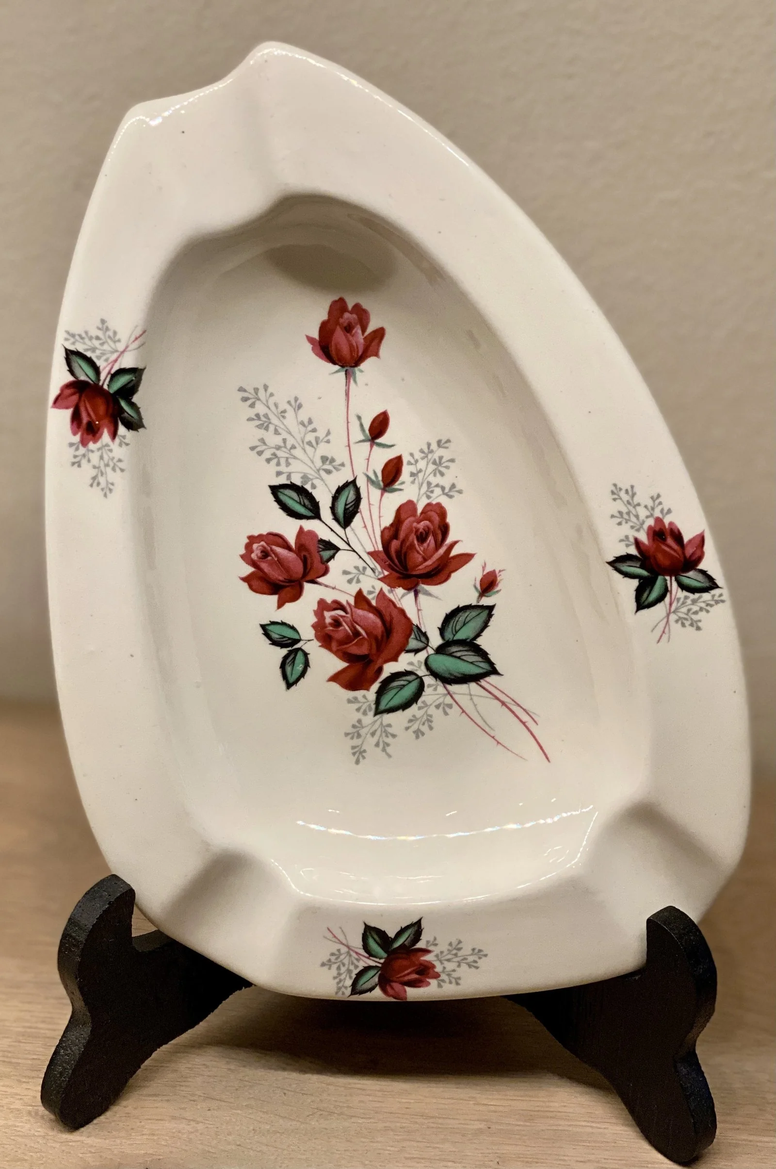 Asbak / cendrier – Keralux Boch Frères – décor van rozen – vintage vorm Asbak / cendrier – Keralux Boch Frères – décor van rozen – vintage vorm