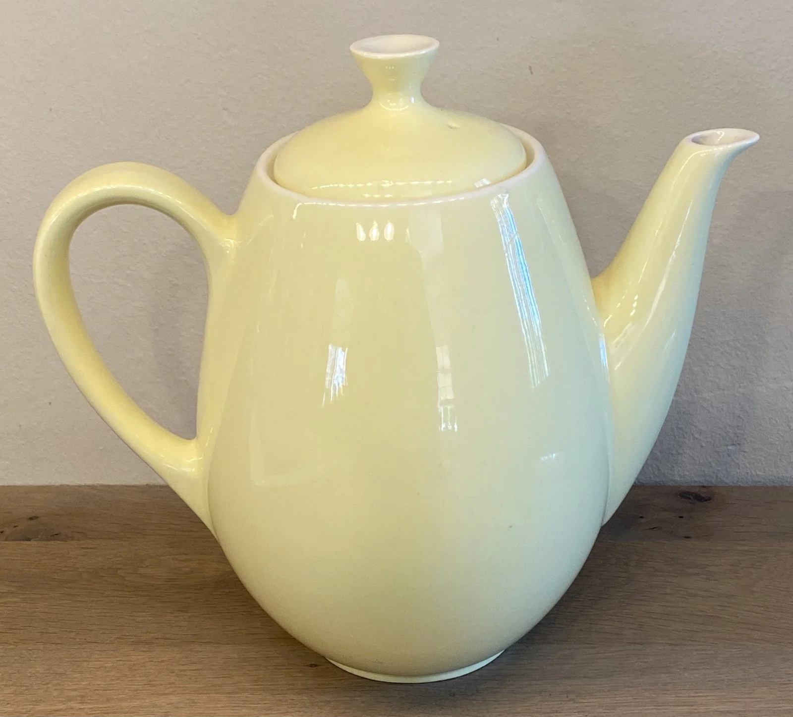 Koffiepot – Royal Sphinx / P. Regout – model RIGA – pastelgeel