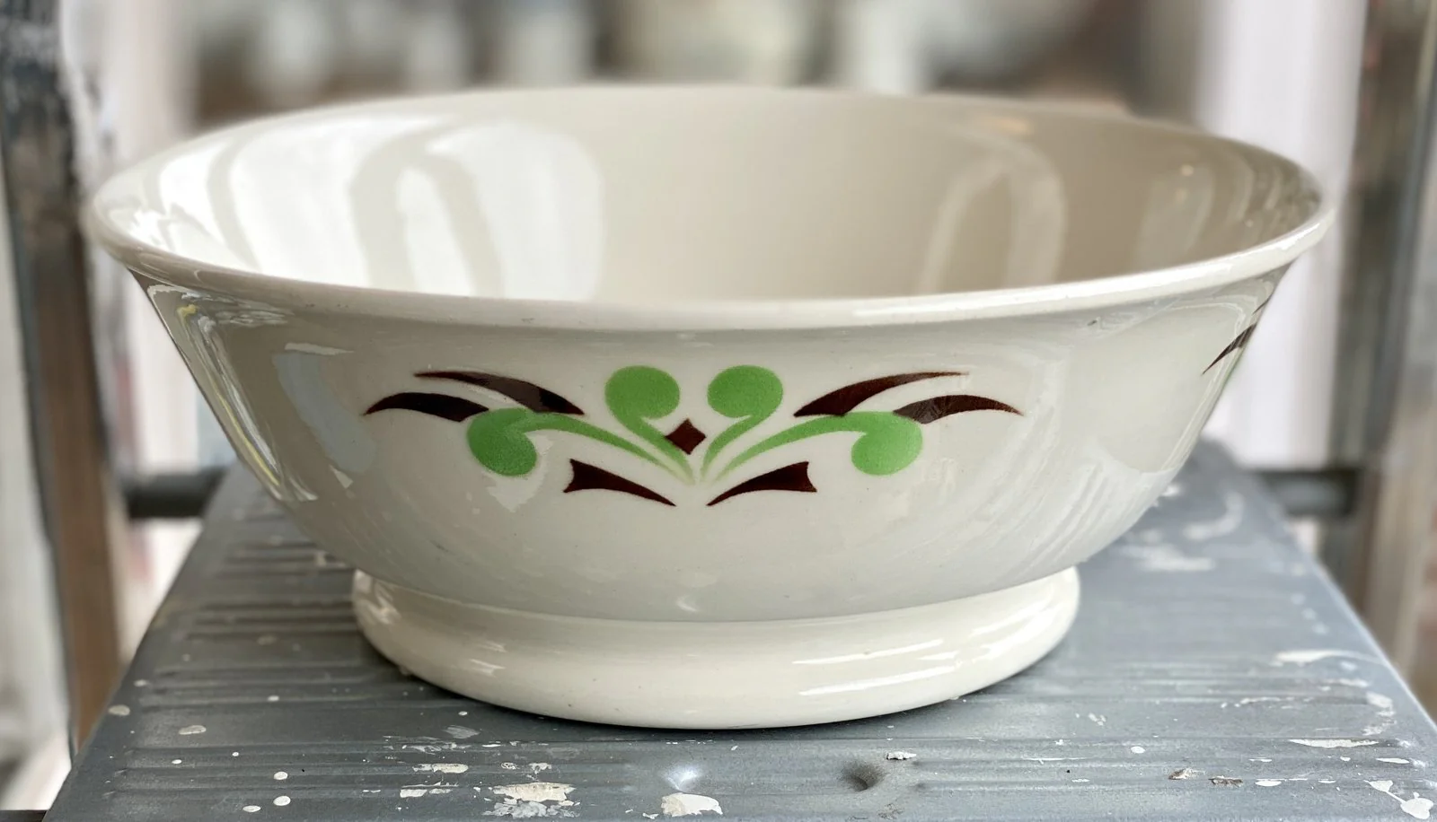 Aardappelschaal / slaschaal – Petrus Regout – decor 325 Art Deco – groen met bruin