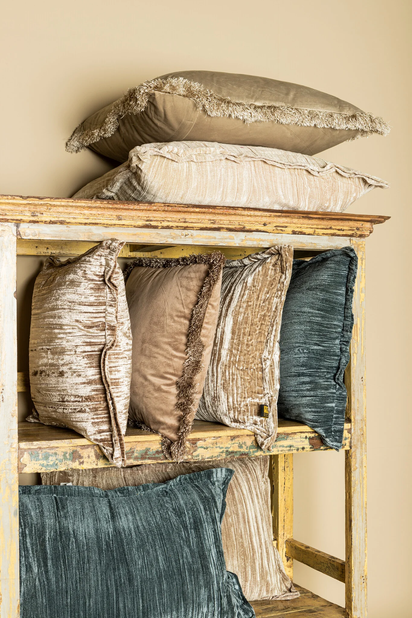 Sierkussen Senny taupe | PTMD | 45x45cm - Afbeelding 2