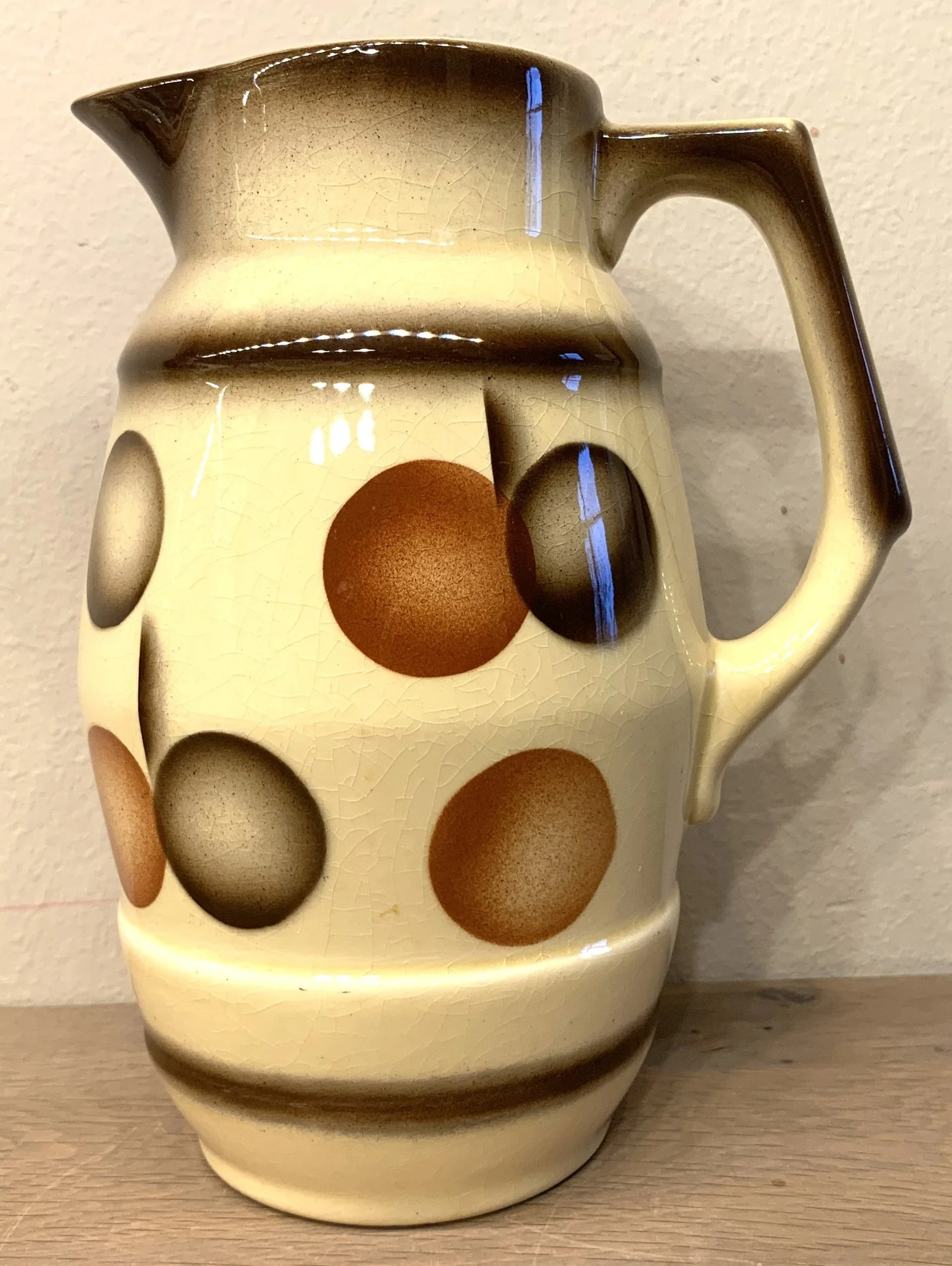 Chocoladekan – waarschijnlijk Duits – bruin Art Deco spuitdecor