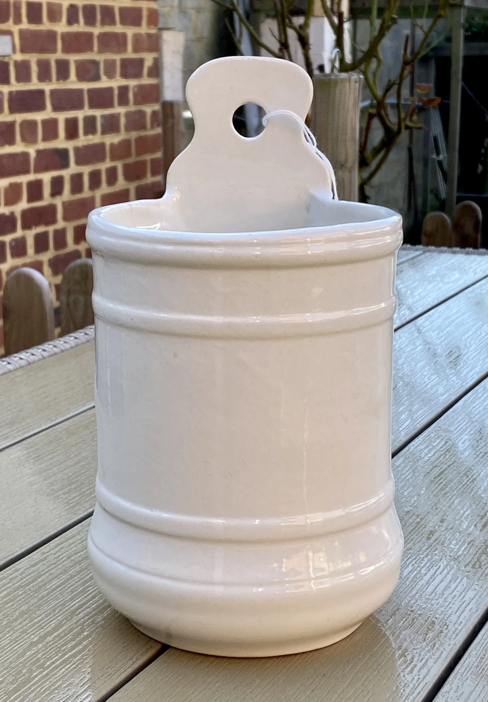 Borstelhouder / borstelpot / lepelpot / lepelhouder – hangmodel – wit – Boch Borstelhouder / borstelpot / lepelpot / lepelhouder – hangmodel – wit – Boch