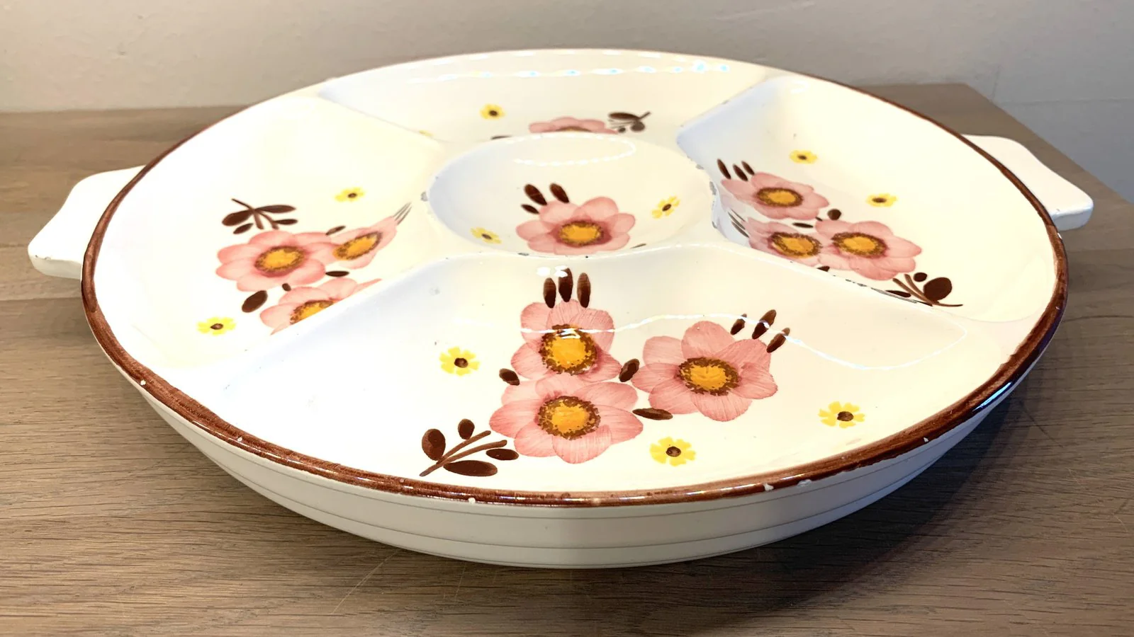 Vakjeschaal / Snackschaal – Schramberg – décor HANOI? met roze bloemetjes