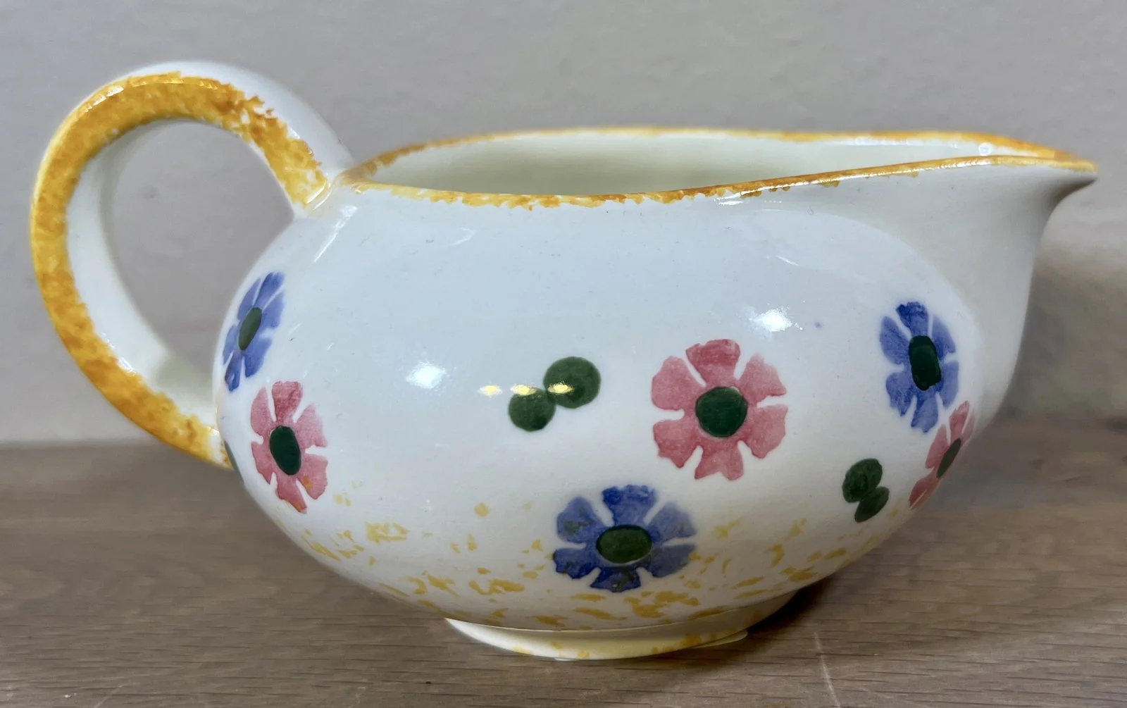 Melkkannetje – Schramberg – décor 515 met geel en blauwe rozen/bloemen