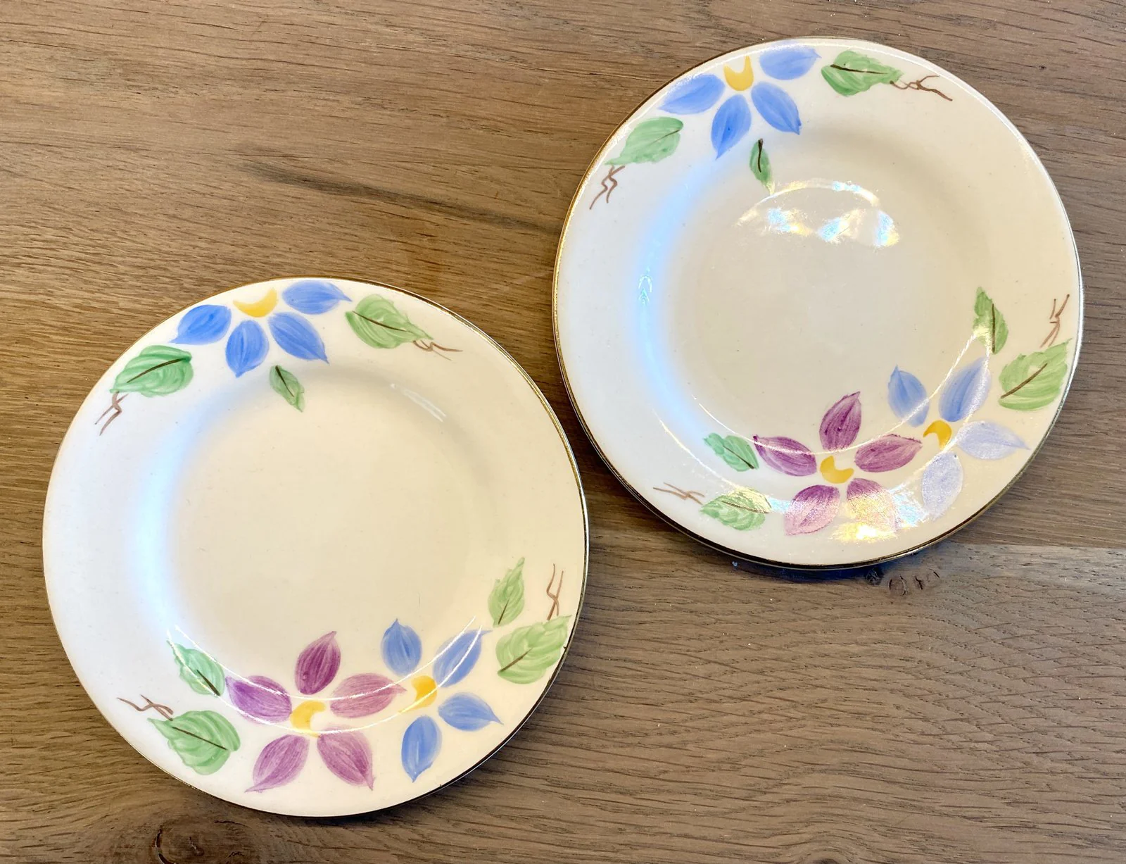 Bordje – klein – van kinderserviesje? – Royal Cauldon – CORONA – handbeschilderd