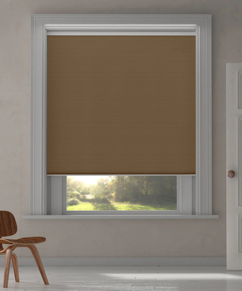 Duette® shades bruin verduisterend – ingespannen TruFit® model