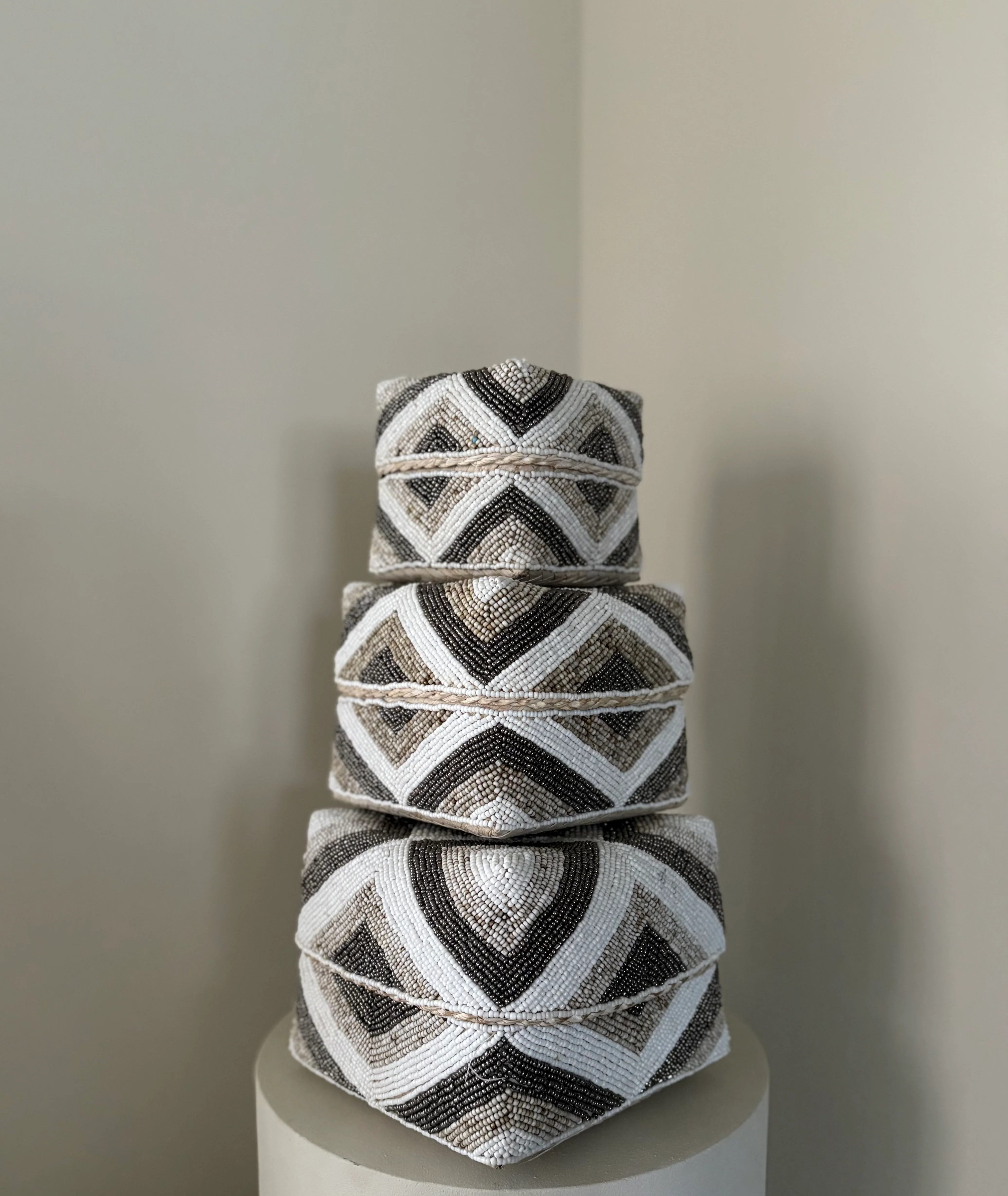 Offermanden Fleur | Creme taupe zilver | Handgemaakt | Grootste formaat