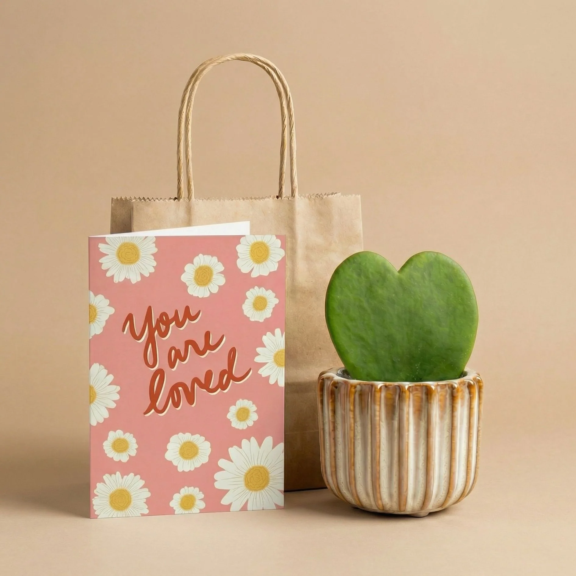 Cadeauset – Love Set – Hartjesplant, pot, wenskaart & geschenktasje Cadeauset – Love Set – Hartjesplant, pot, wenskaart & geschenktasje