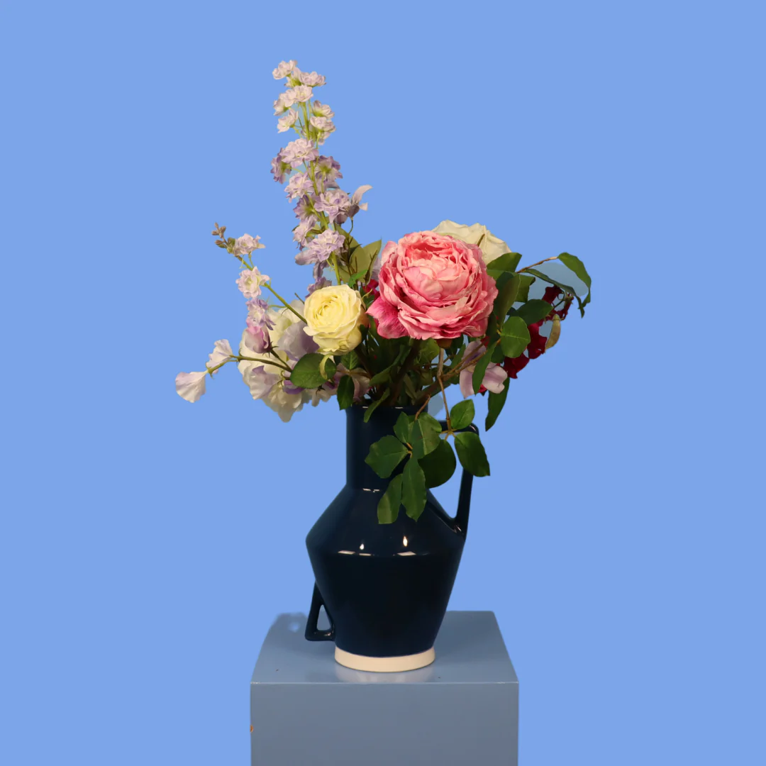 L – Jonah | Return to Sender vaas met kunstbloemen | Large
